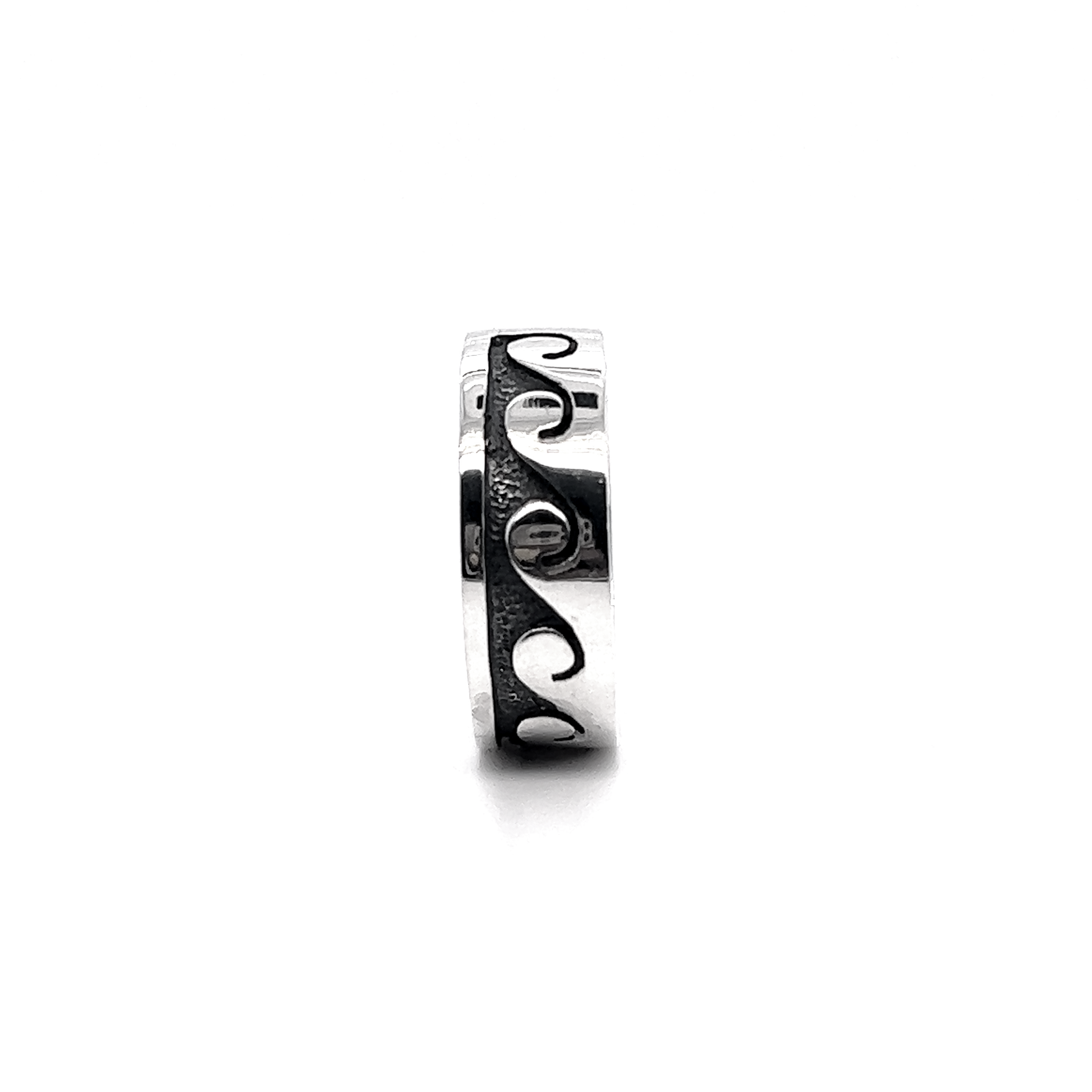 An ocean-inspired 8mm Wave Band with wave designs.