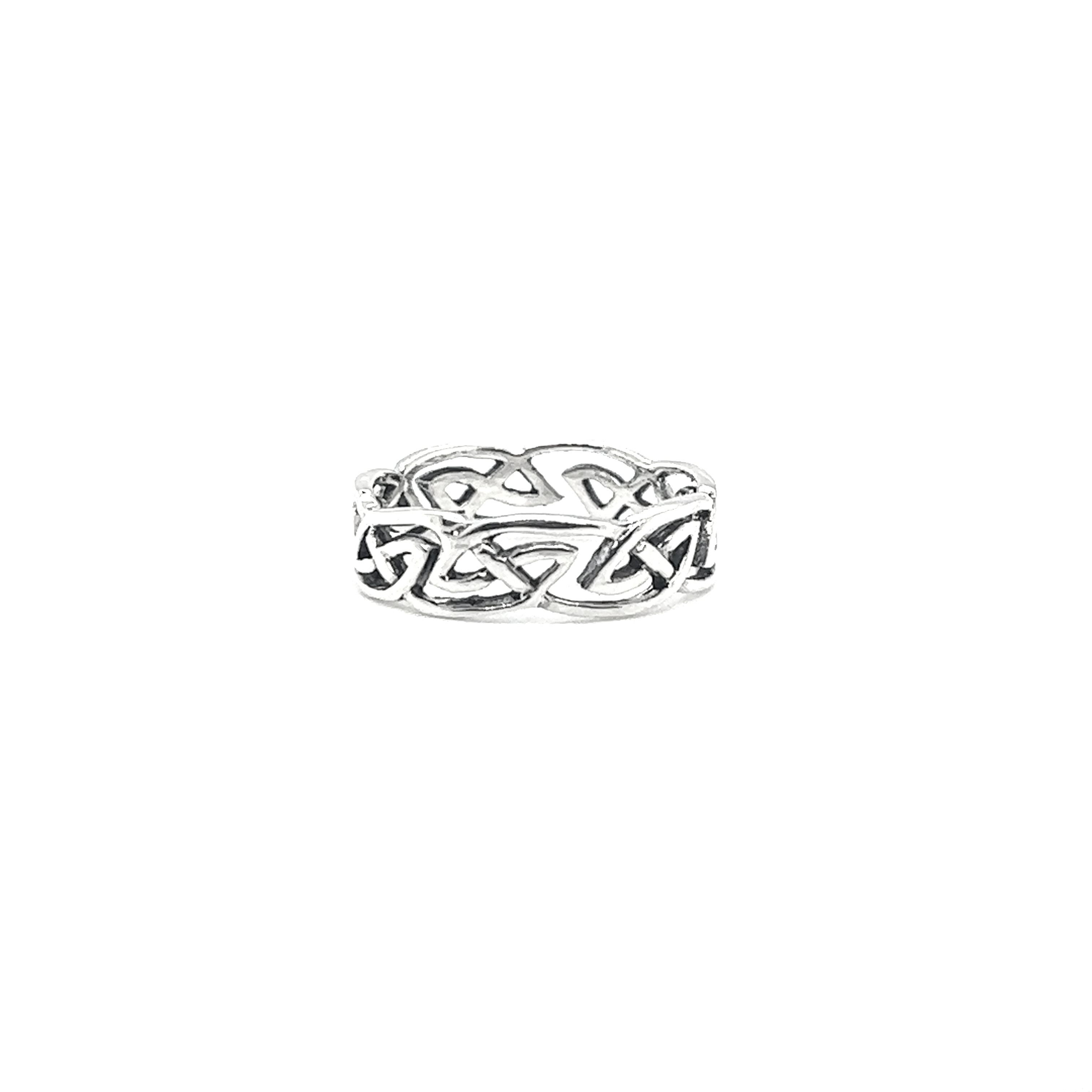 An enchanting Wavy Celtic band ring crafted from .925 Sterling Silver, exhibiting ancient intricacies by Super Silver.