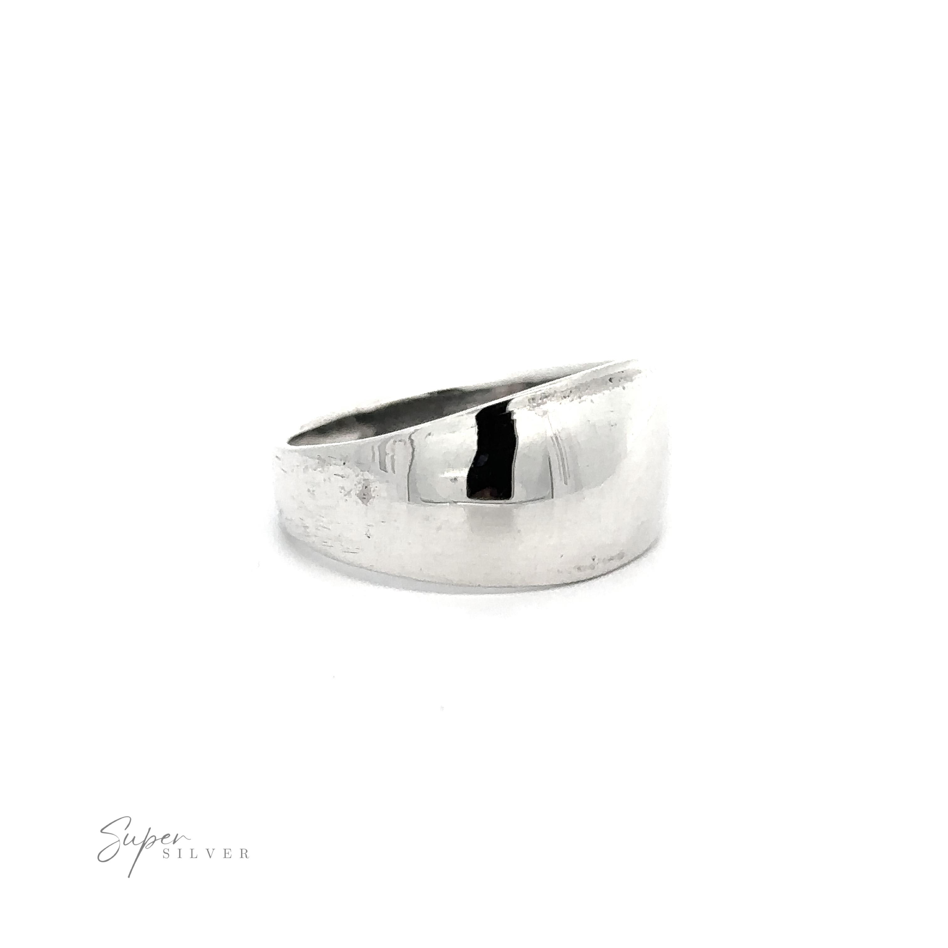 This Silver Dome Ring features a silver dome ring, exuding contemporary elegance, against a pristine white background.