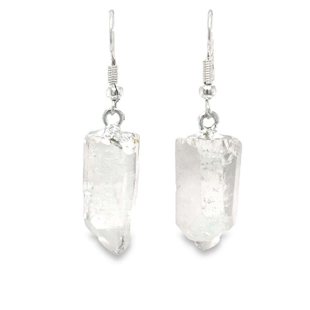 
                  
                    These Super Silver Simple Raw Crystal Earrings radiate a boho vibe with their raw crystal dangle design featuring clear quartz crystals.
                  
                