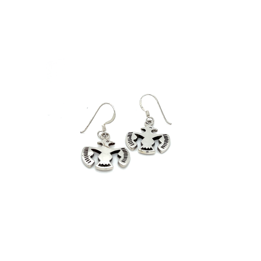 These stylish Super Silver Thunderbird Earrings feature a skull and crossbones design, crafted in .925 sterling silver. Perfect to complete your edgy outfit.