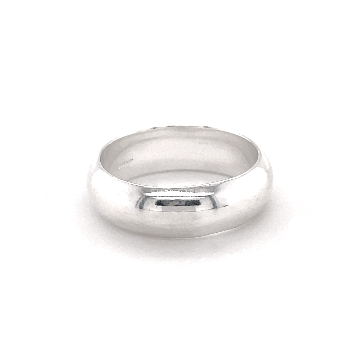 A 7mm Plain Band with rounded band on a white background.