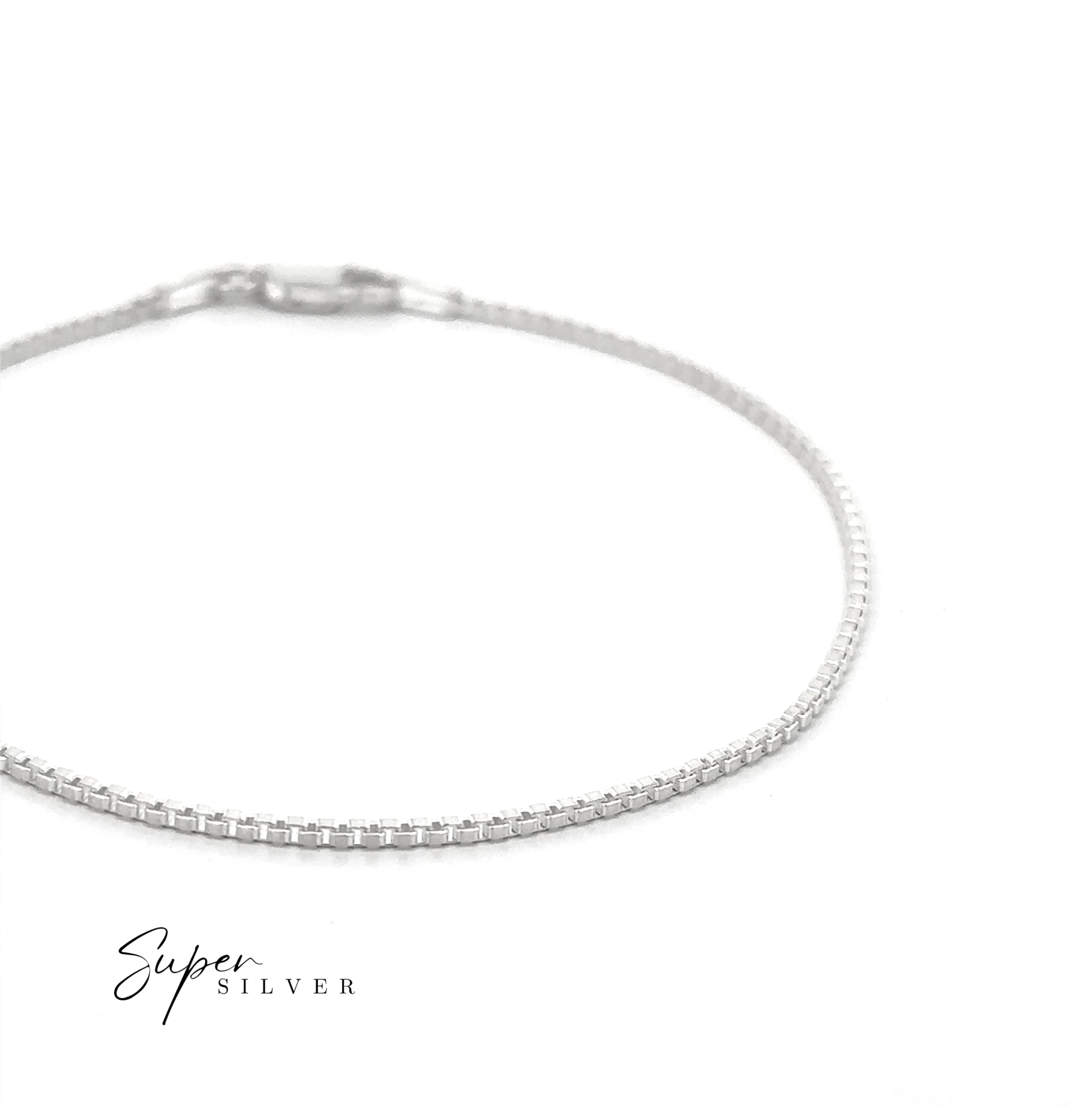An Italian Edge Box Chain bracelet with a clasp is displayed on a white background, with "Super Silver" visible in the lower left corner.