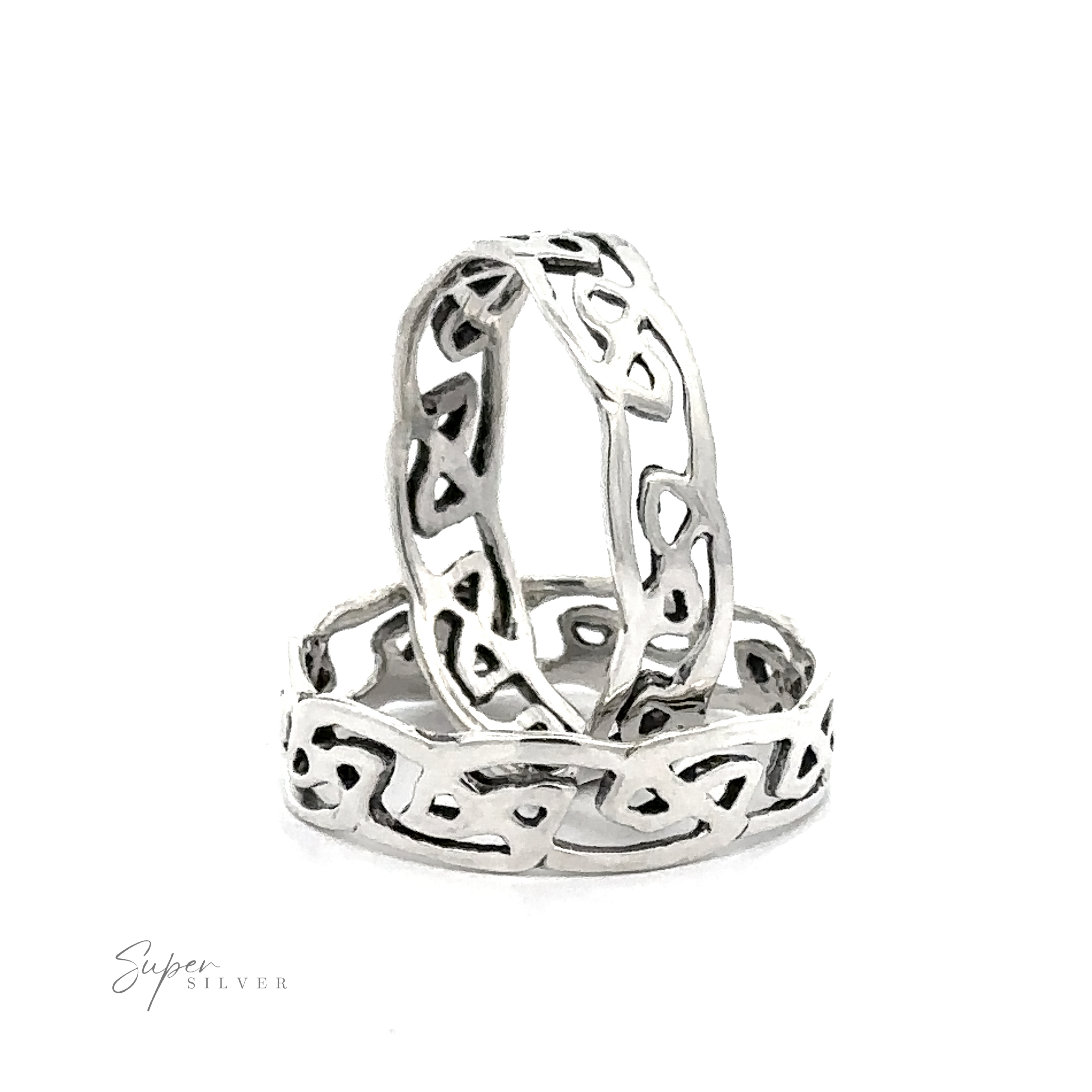 Two wavy Celtic knot rings intertwined, displayed against a white background with the logo "super silver" at the bottom.