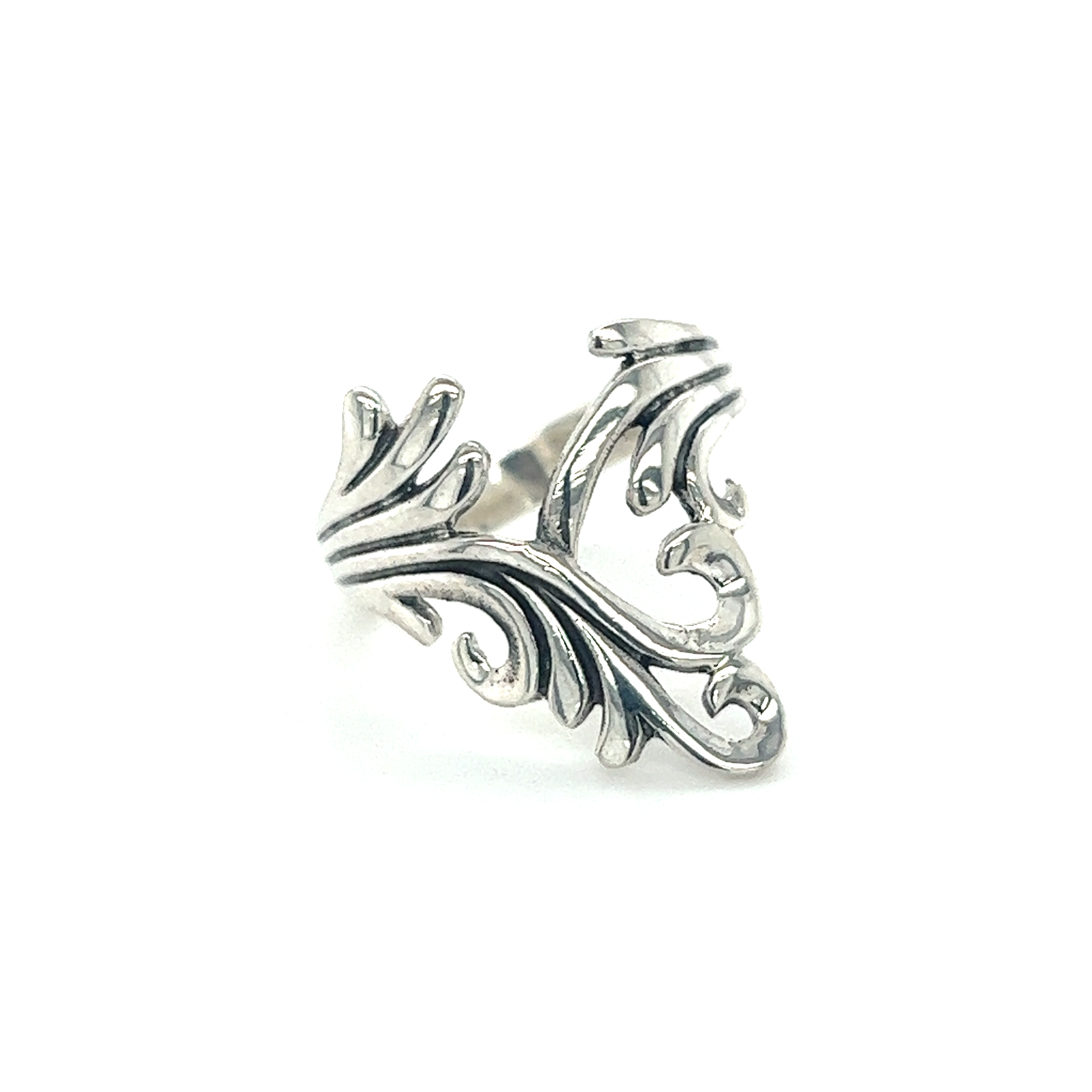 An elegant Super Silver Statement Freeform ring.