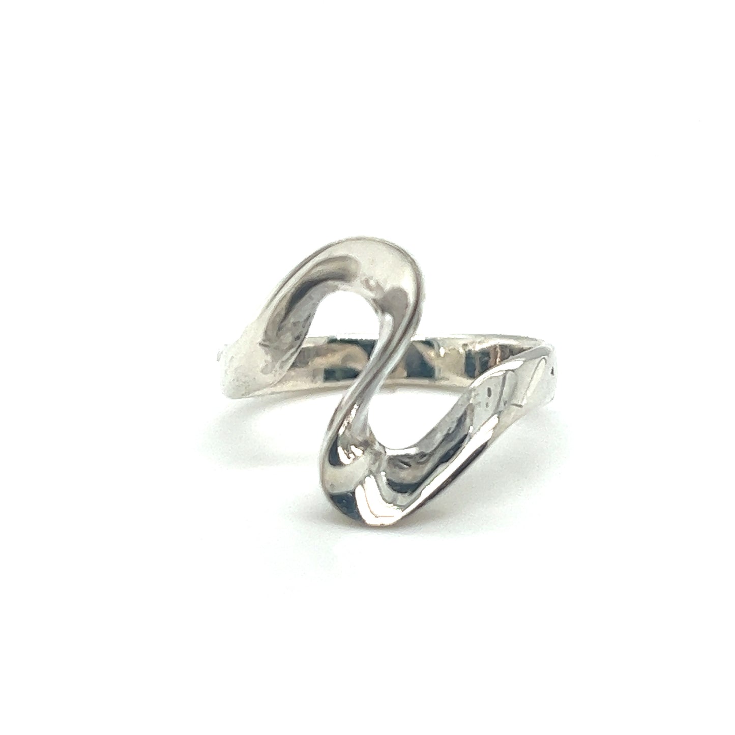 A sleek Super Silver Freeform Swirl Ring with a captivating swirl "S" pattern.