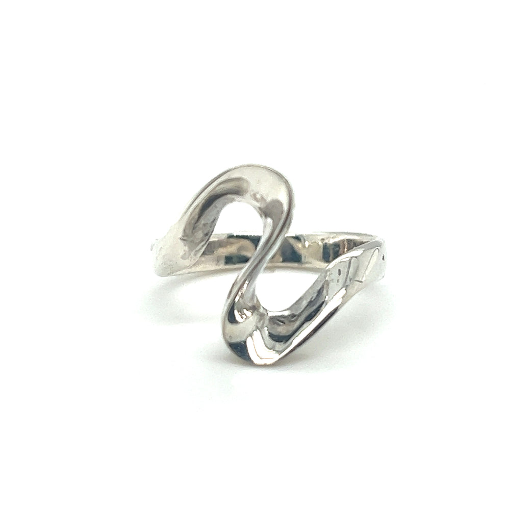 A sleek Super Silver Freeform Swirl Ring with a captivating swirl 