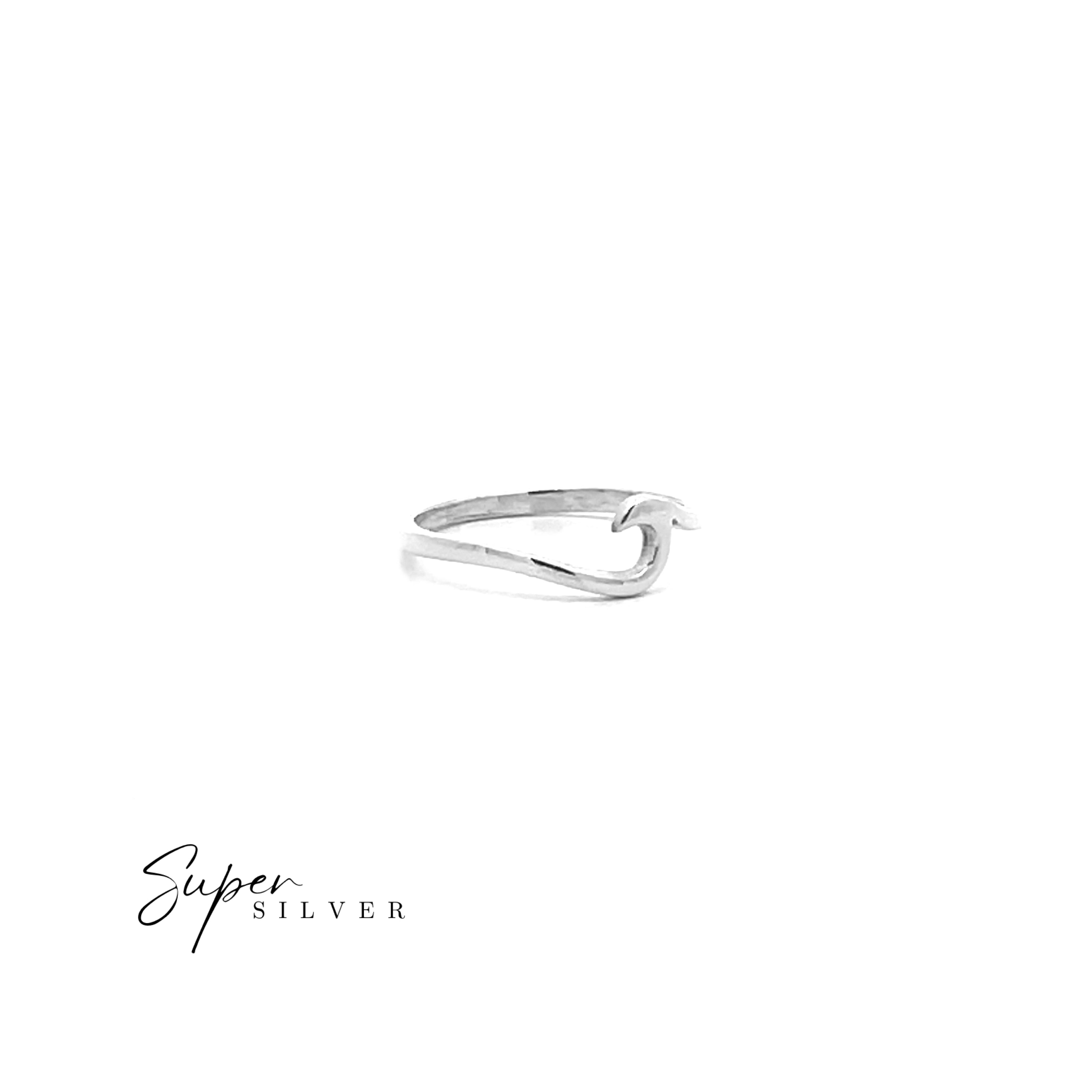 Anneau ondulé en fil fin