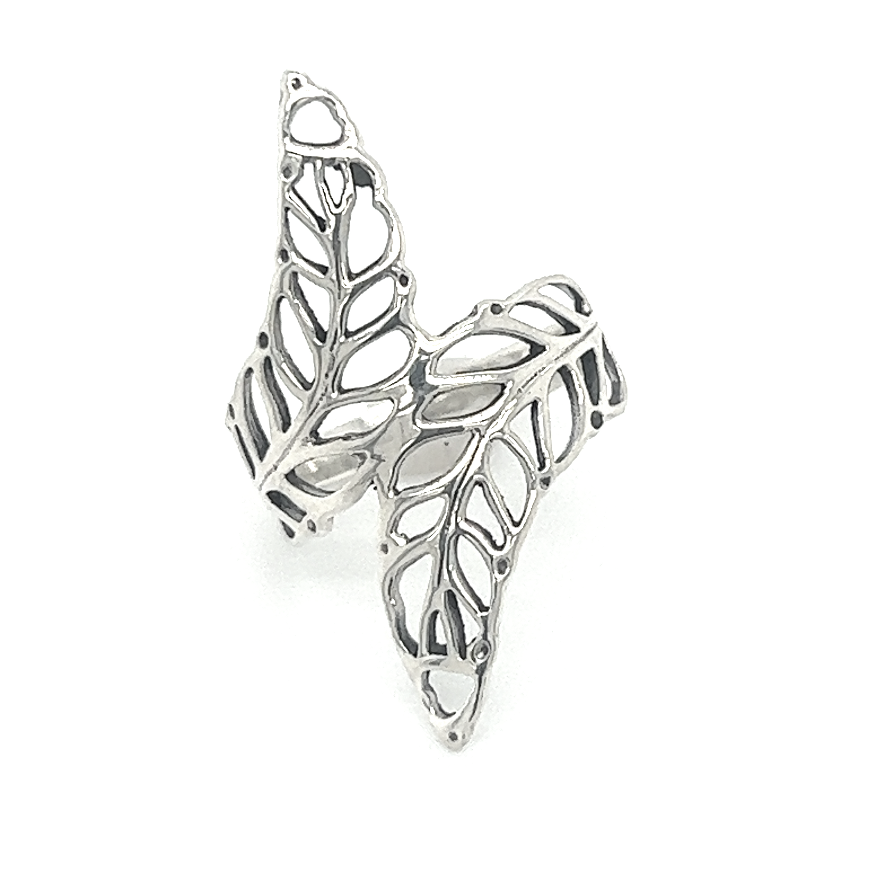 The Fern Outline Ring showcases organic beauty with its silver leaf design.