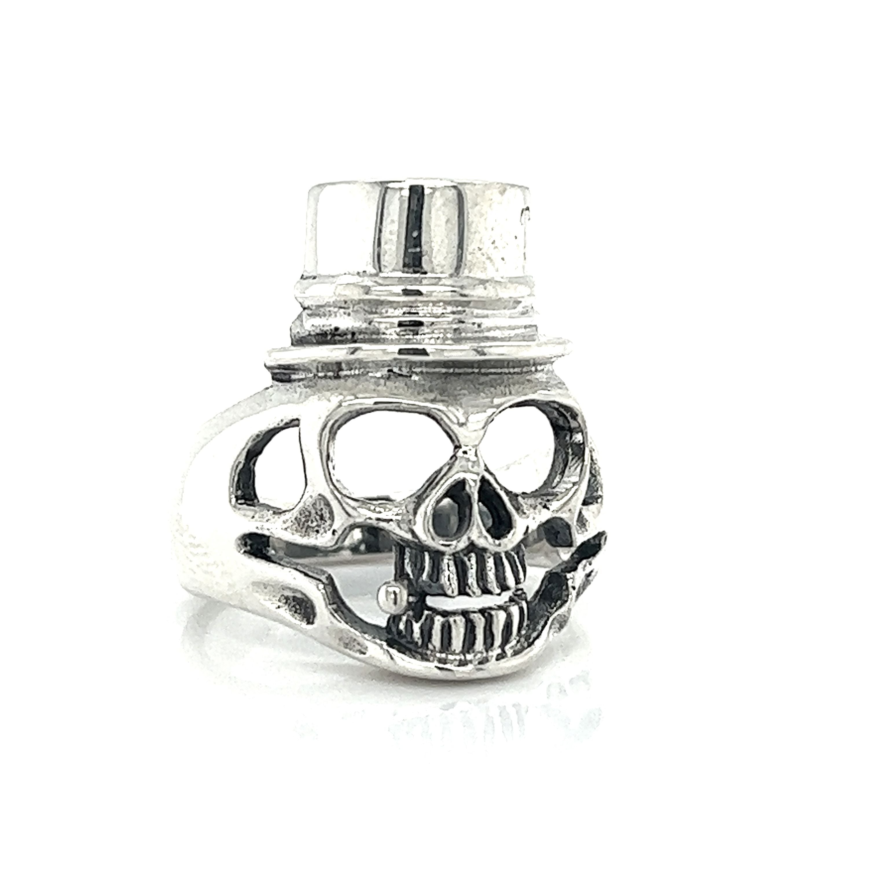 An edgy silver Skull Ring with Top Hat.