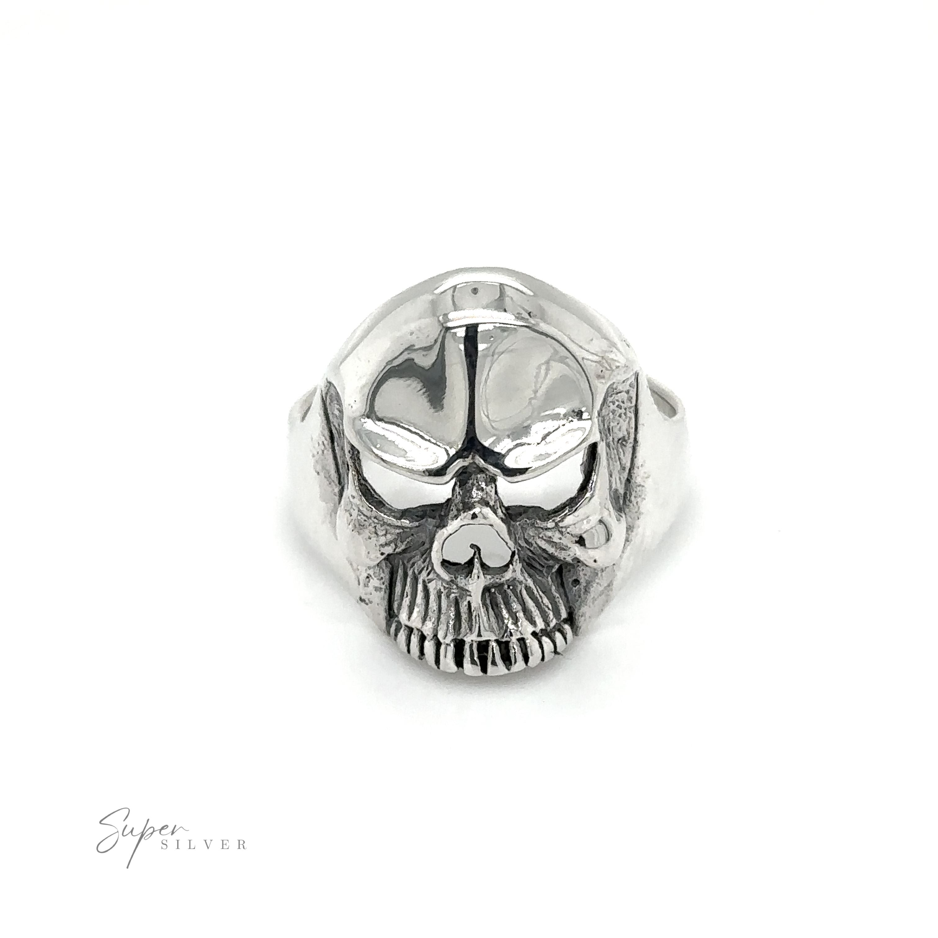 A fierce Heavy Upper Skull Ring showcases a fearless spirit against a stark white background.