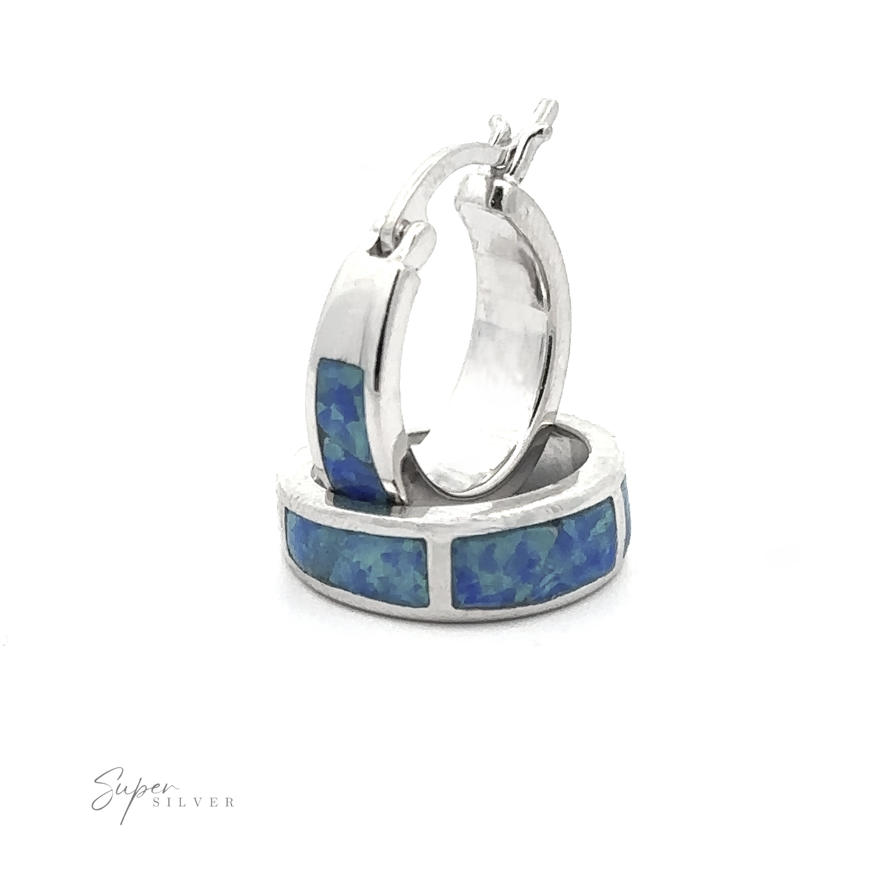 Aros de aro con ópalo azul creado en laboratorio