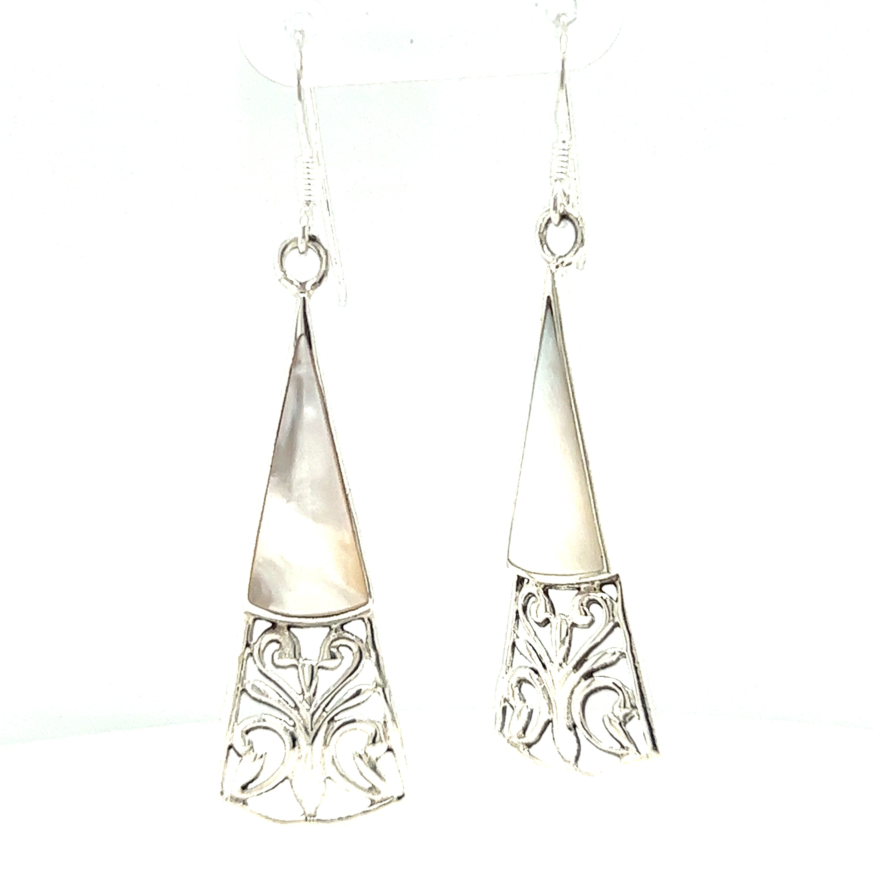These Super Silver Long Triangle Filigree Earrings with Inlaid Stone feature inlaid mother of pearl, adding a touch of bohemian charm to your style.