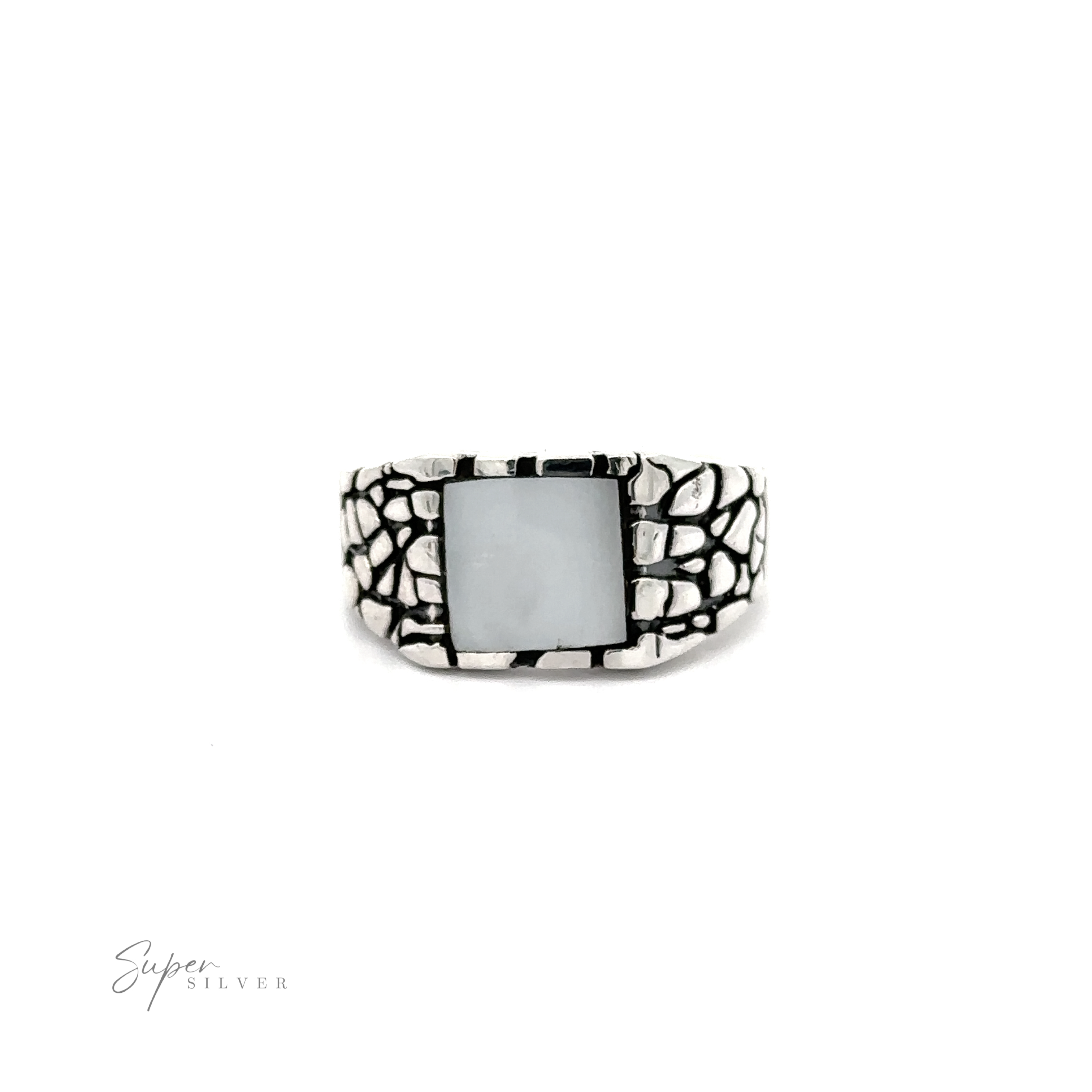 A Stone Signet Ring with A Dragon Scale Pattern, featuring a dragon scale pattern.