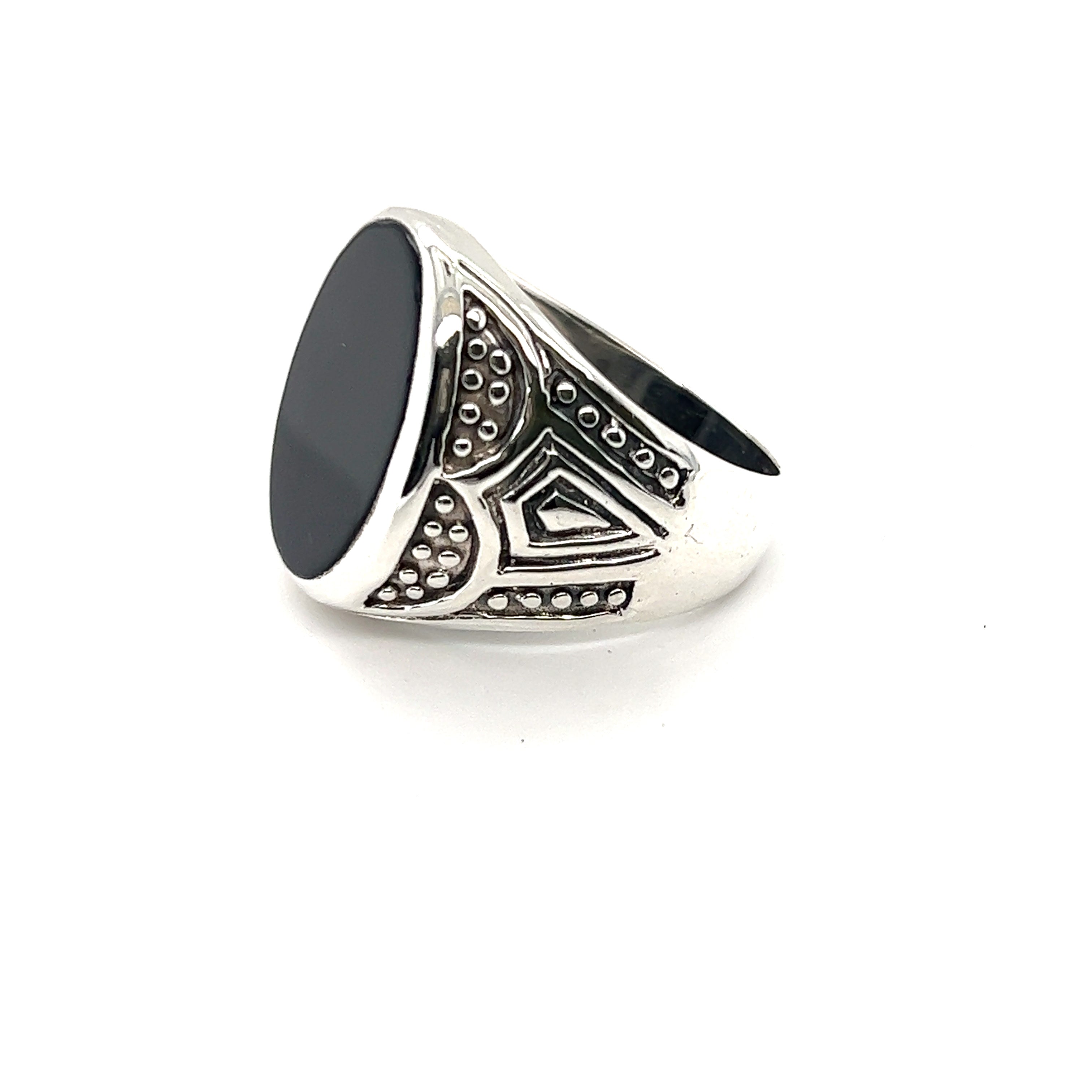 An Oval Onyx Signet Ring.