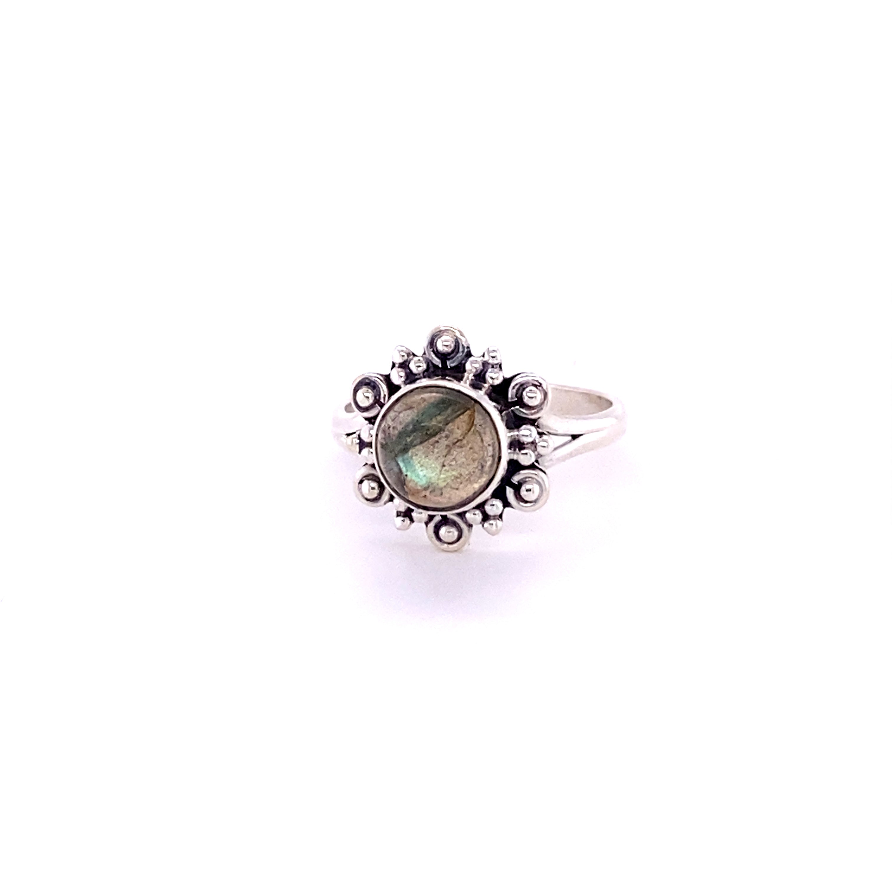 A beautiful round flower ring with natural gemstones.