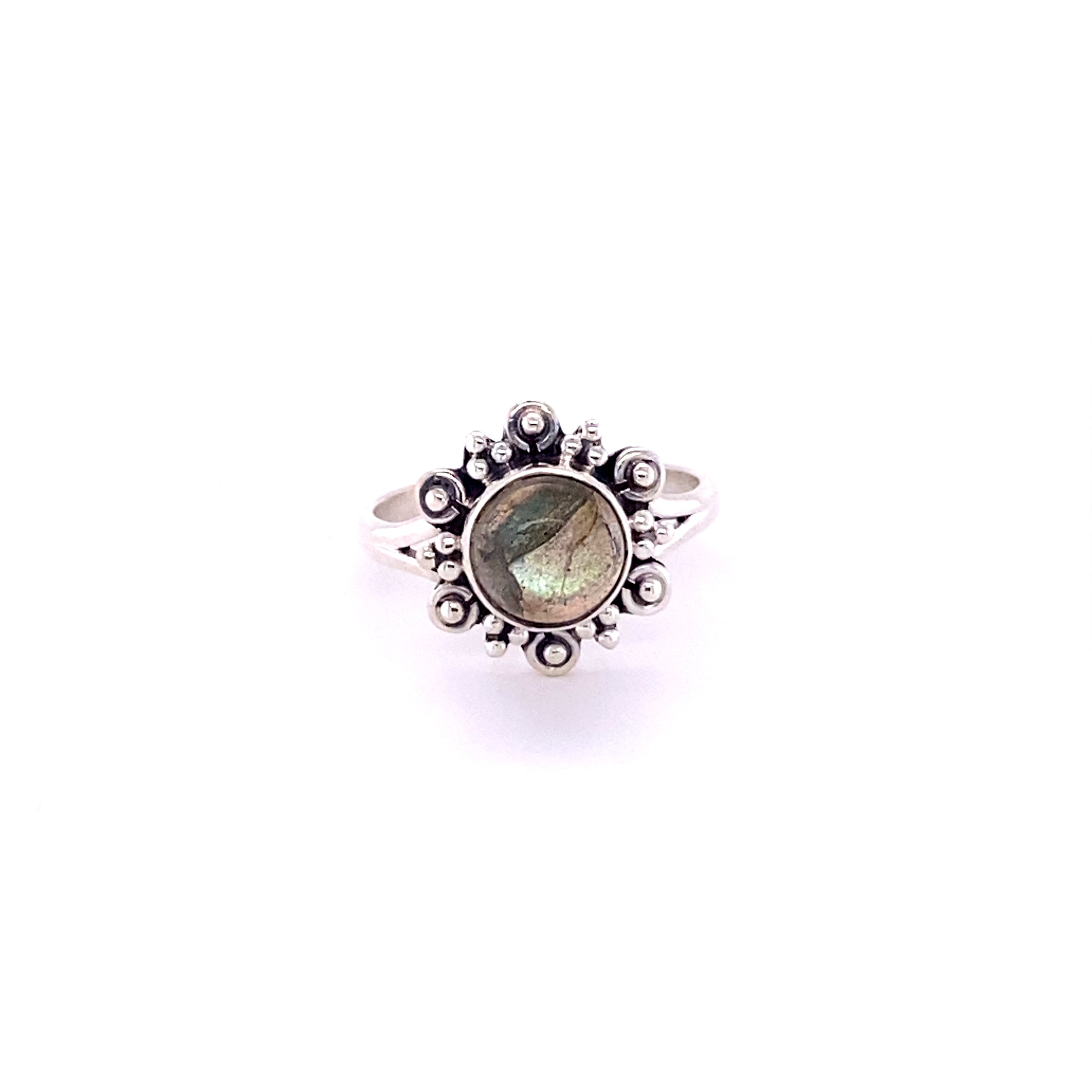 A Beautiful Round Flower Ring with Natural Gemstones.