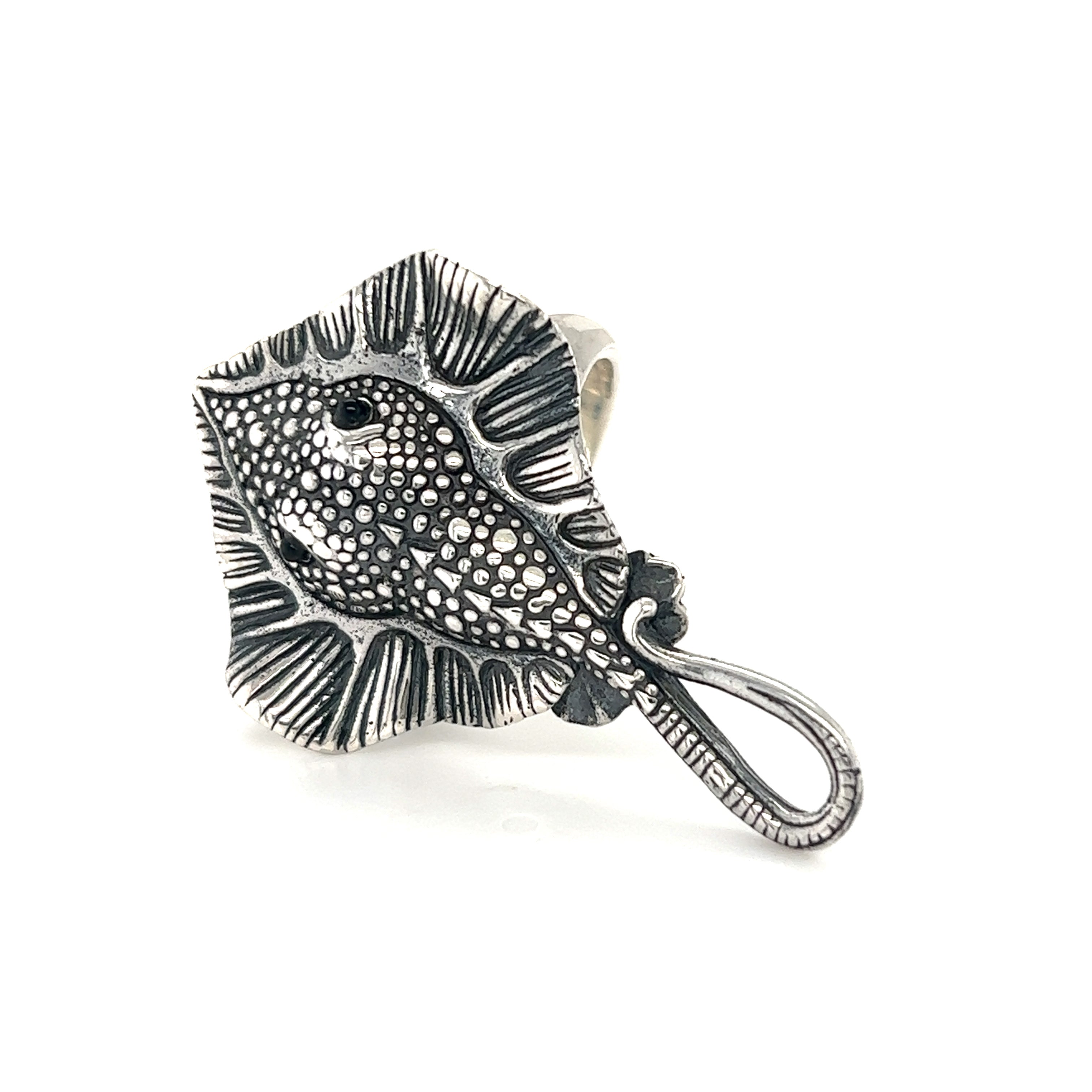 An ocean-inspired silver Statement Stingray Ring featuring a stingray design.