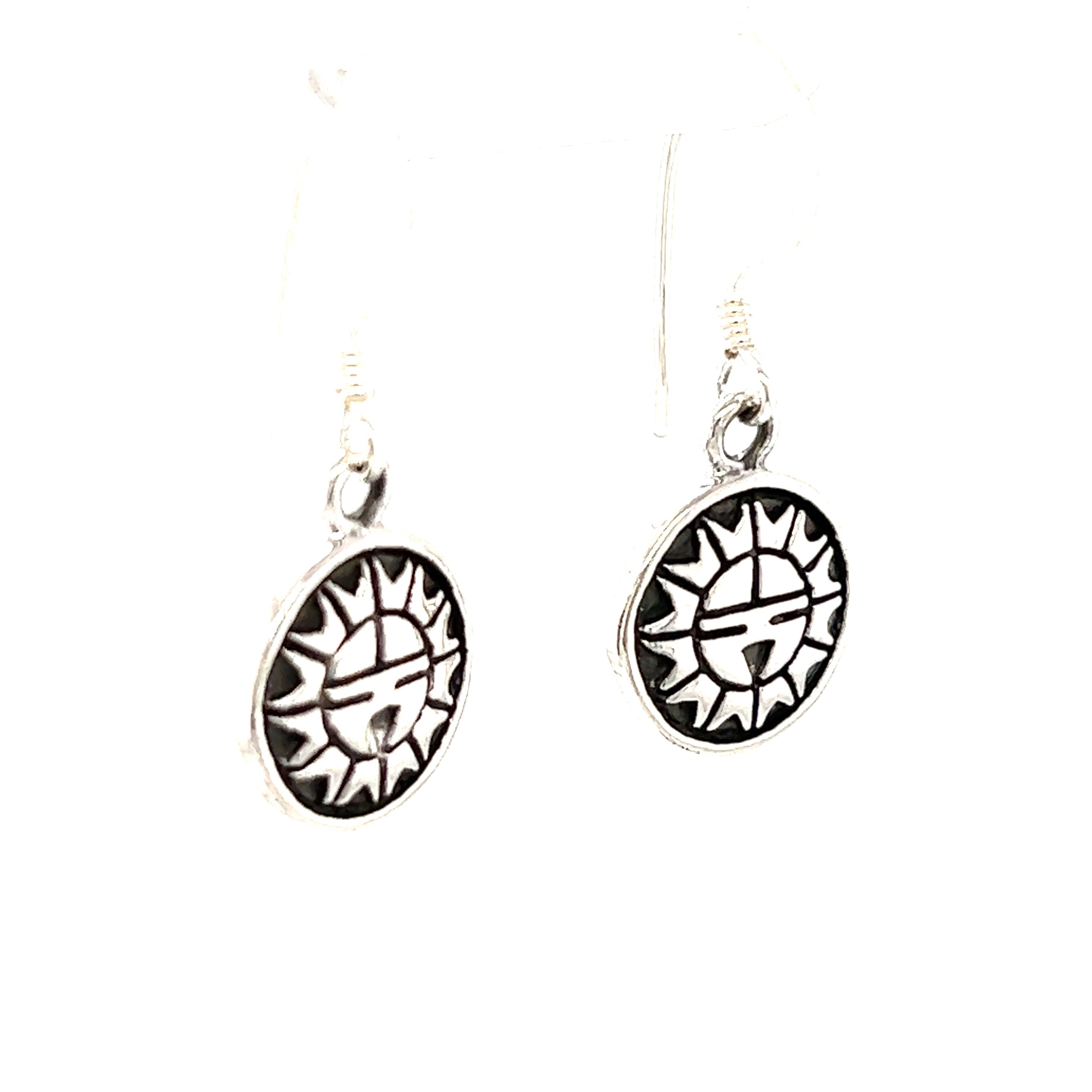 These Super Silver Tribal Sun Earrings are designed to brighten up your look. Made from .925 Sterling Silver, they feature a classic black and white color scheme.