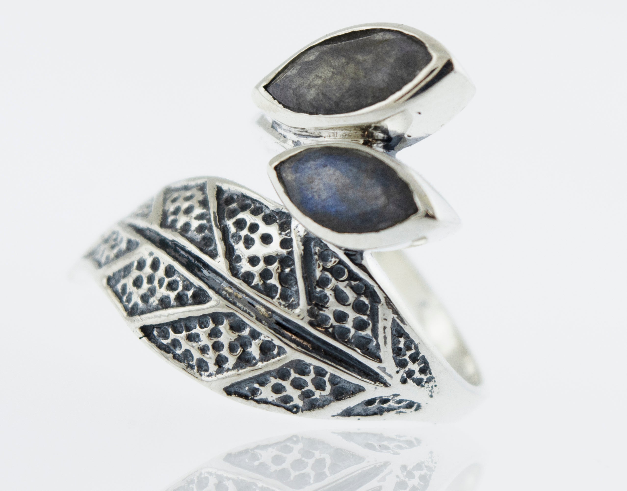 A Super Silver Leaf Ring with Labradorite, adorned with two delicate leaves and a mesmerizing labradorite stone.