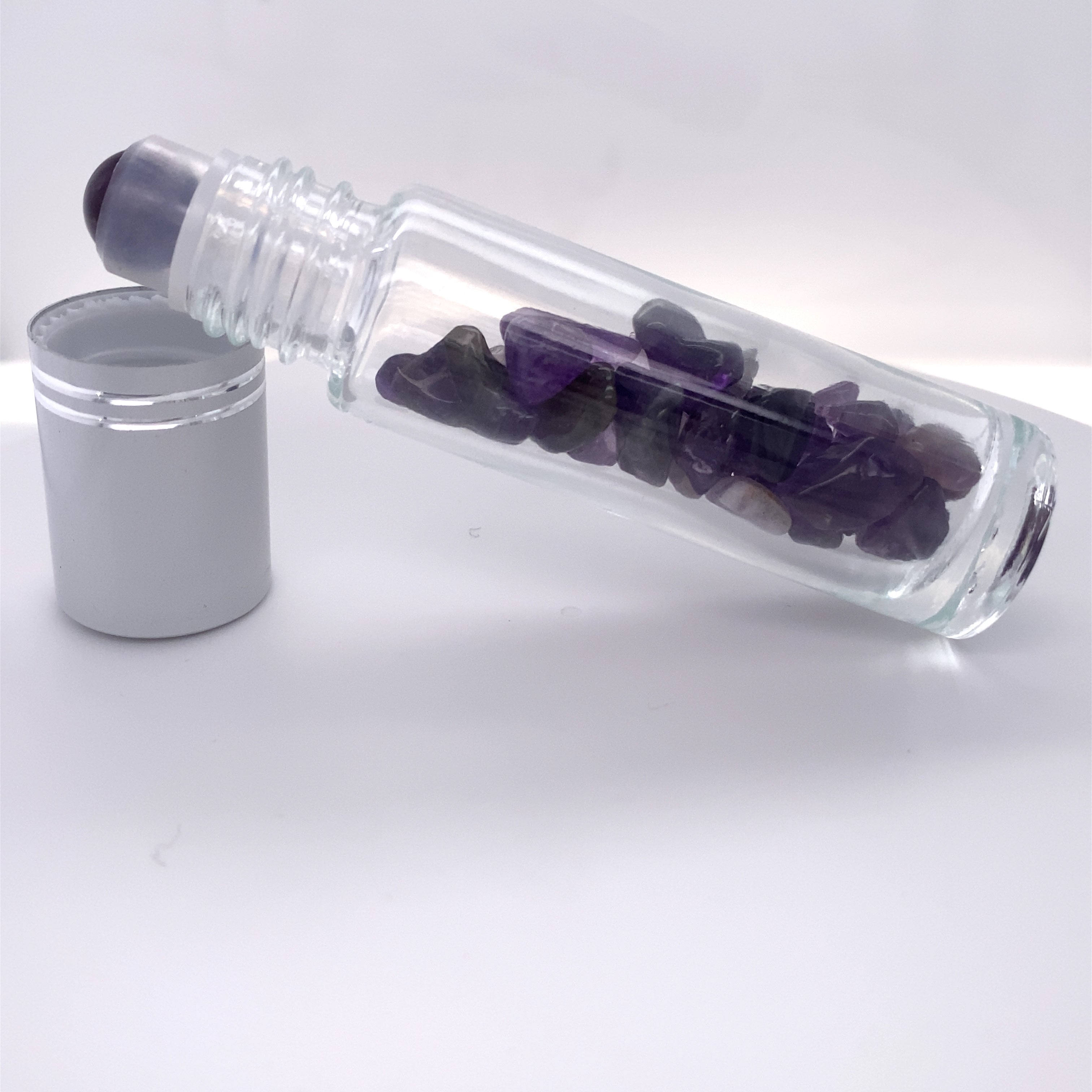 Stone Essential Oil Roller is an essential self-care item that can bring a touch of tranquility to your daily routine. Whether used in skincare or as a calming essential oil, Stone Essential Oil Roller offers a luxurious experience.