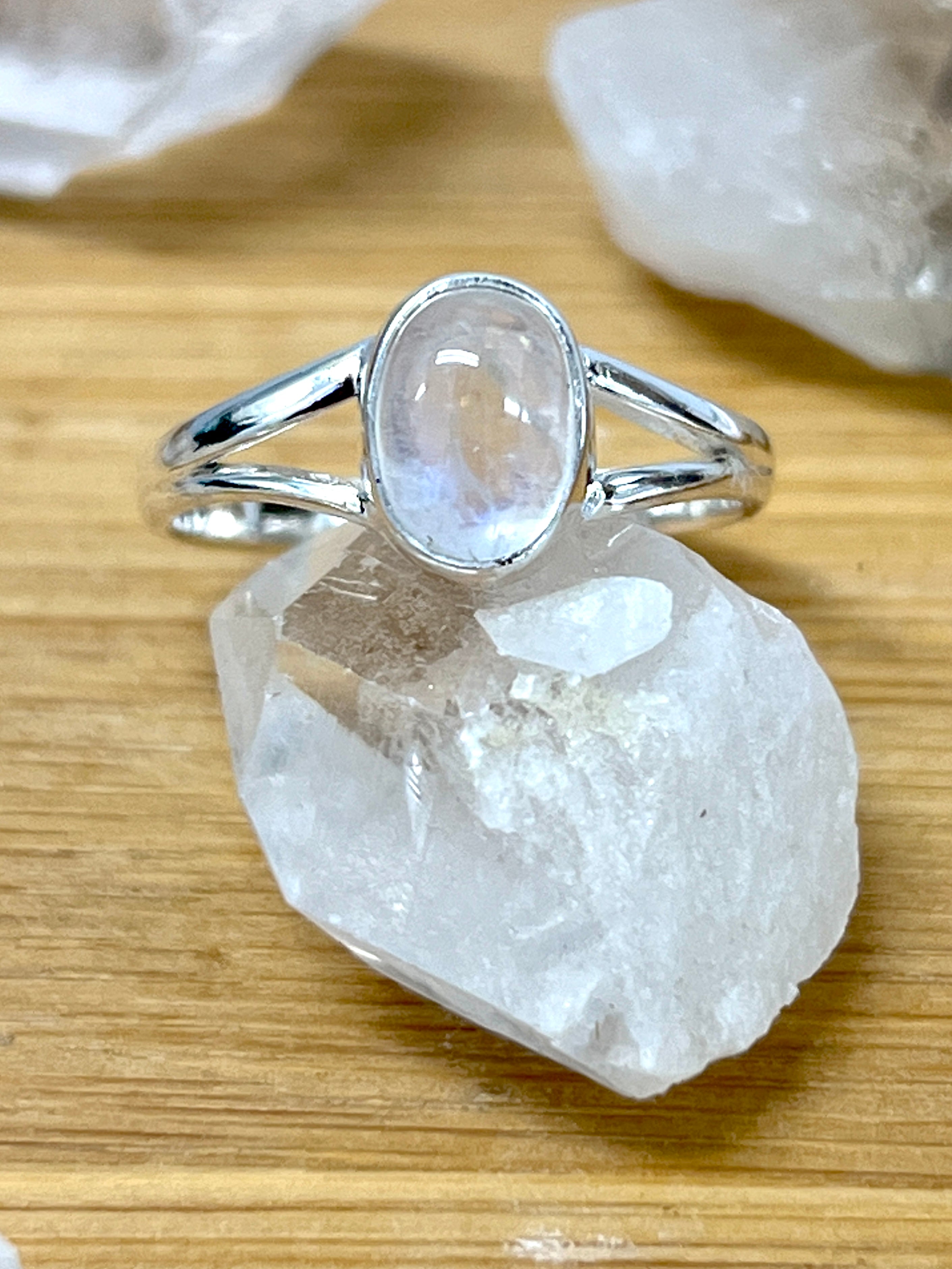 Minimalist Moonstone Or Labradorite Ring-inspired, this sterling silver moonstone ring showcases a mesmerizing stone.