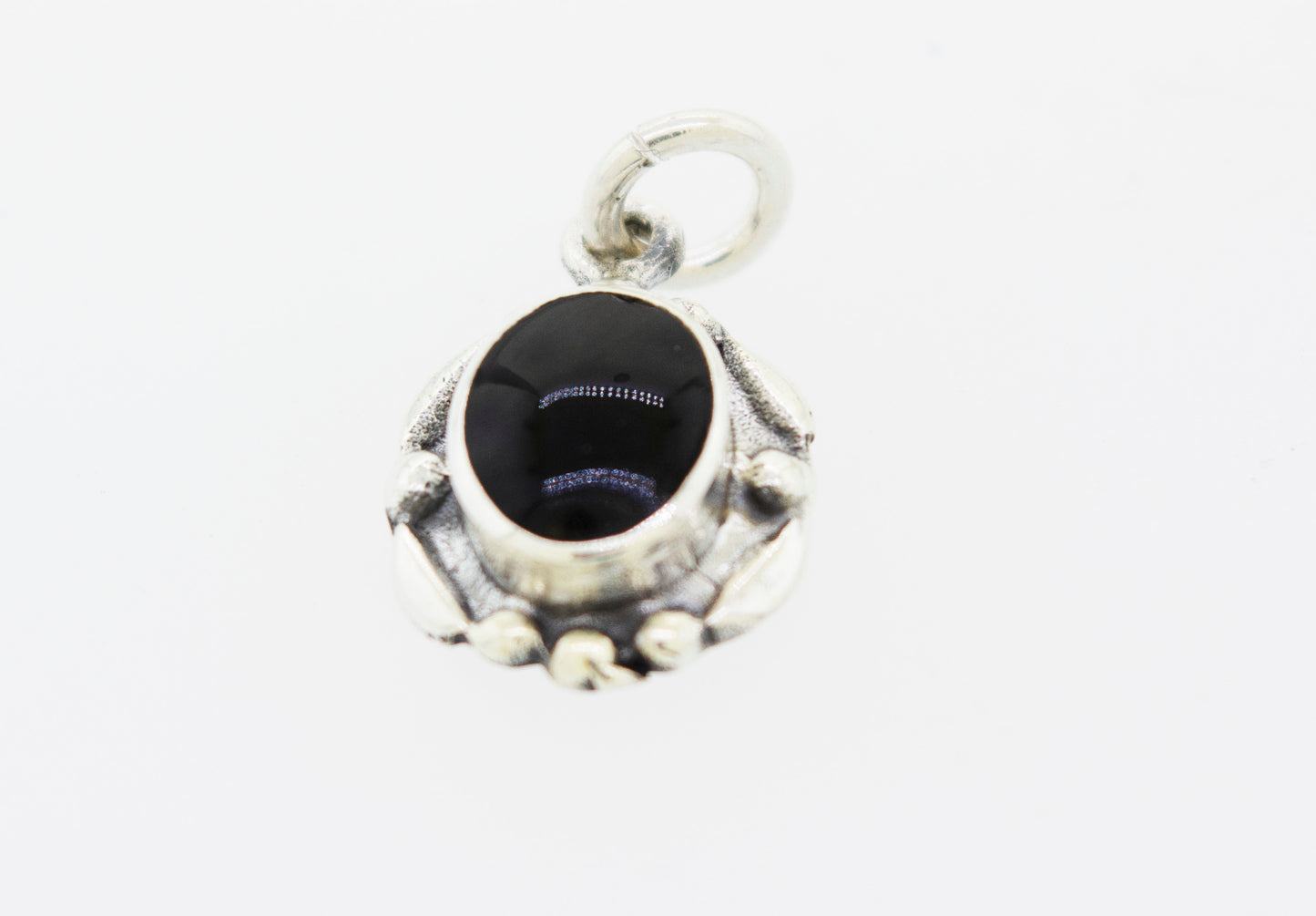 
                  
                    This Super Silver pendant features a Beautiful Oval Stone Pendant With Silver Border.
                  
                