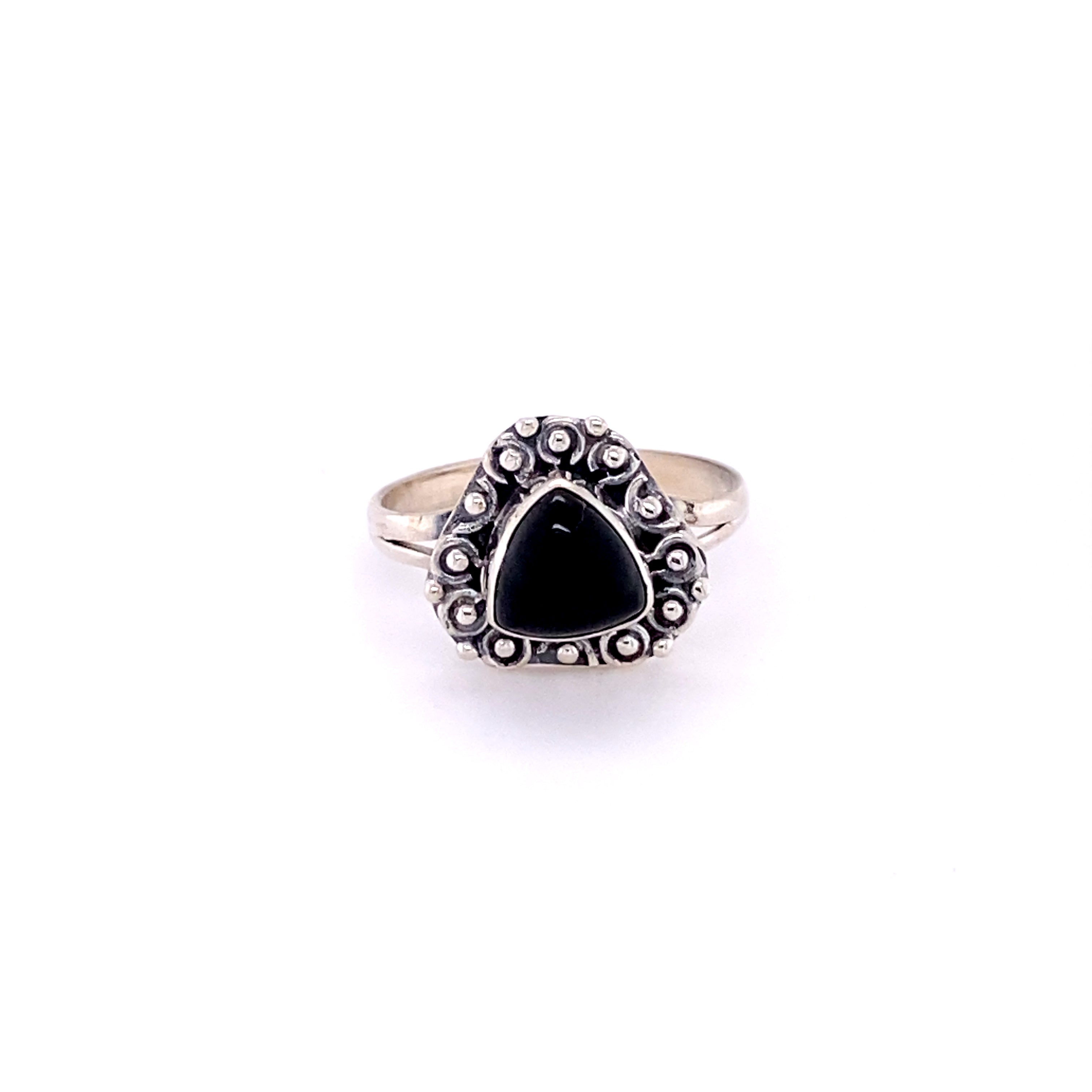 This Triangular Gemstone Ring with A Flat Ball Boarder from Super Silver features a stunning black gemstone in the middle.