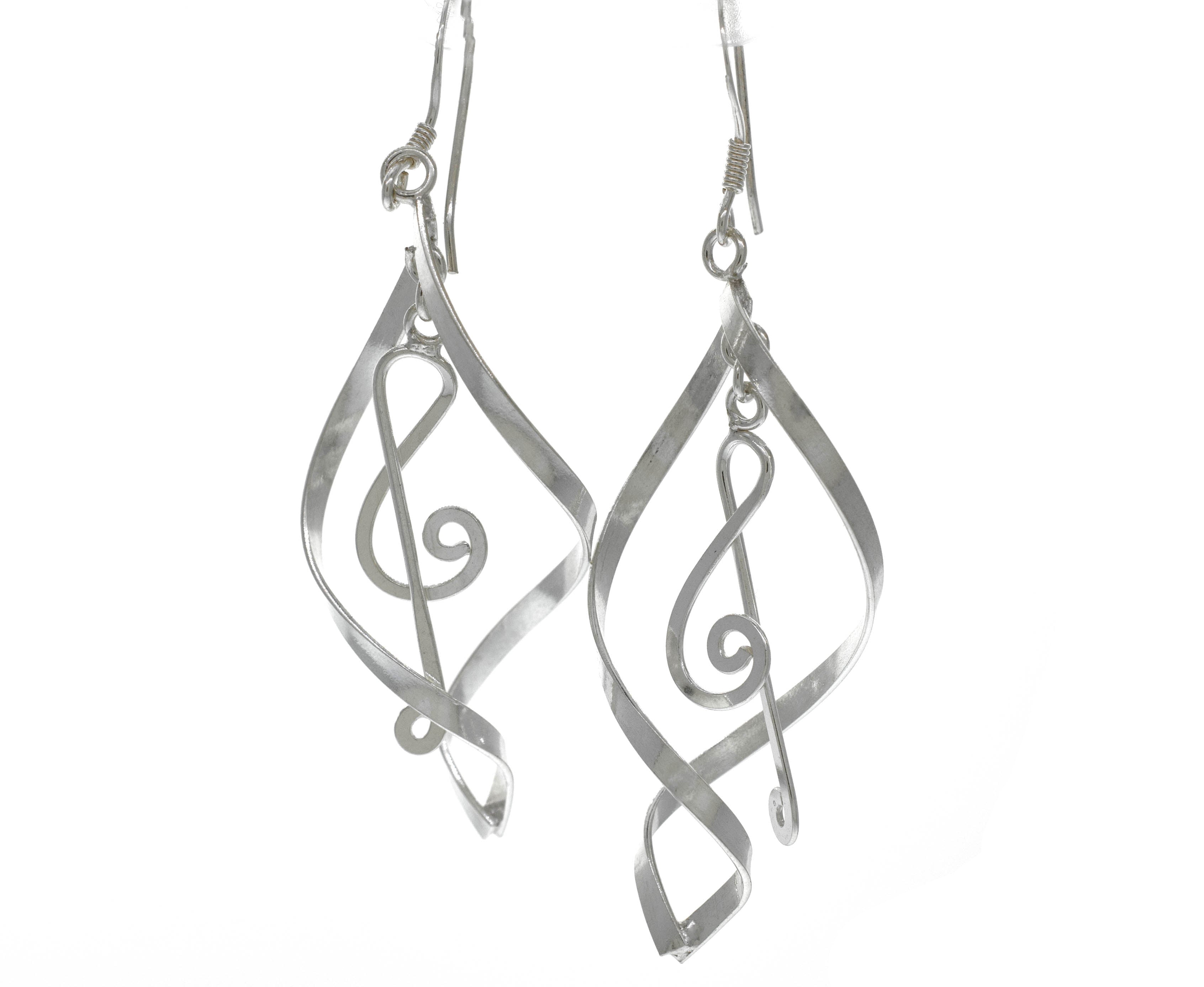 A pair of Striking Treble Clef earrings in .925 Sterling Silver by Super Silver.