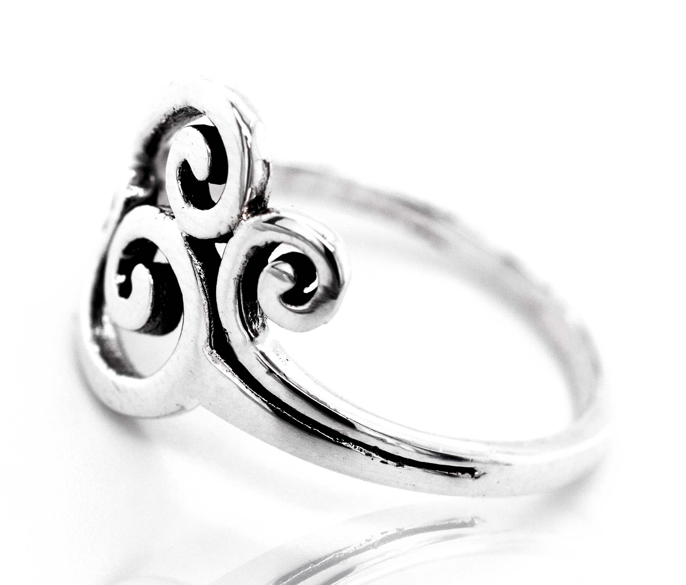 A Super Silver Simple Swirl Design Ring, perfect for everyday wear.