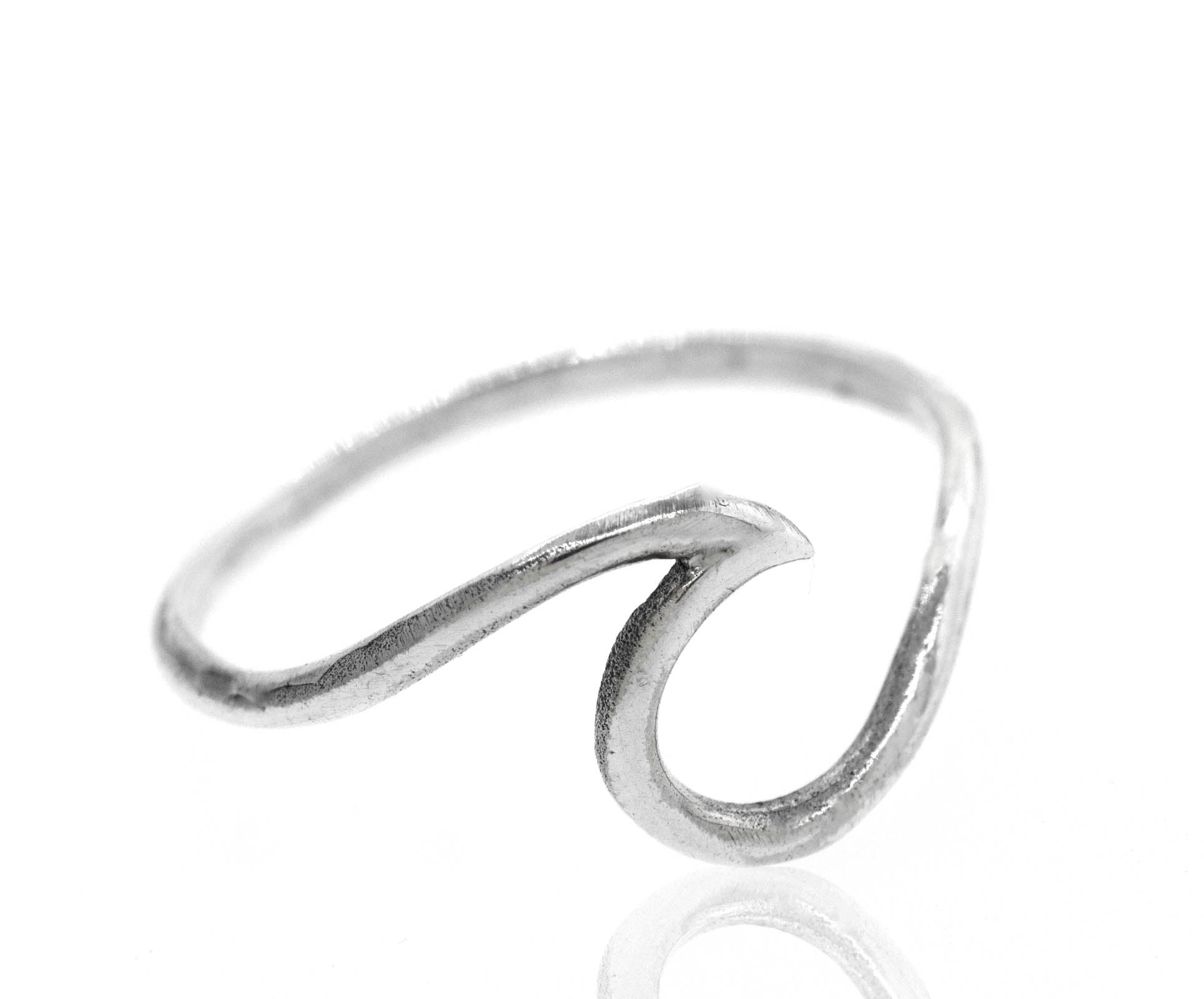 A Smooth Crashing Wire Wave Ring.