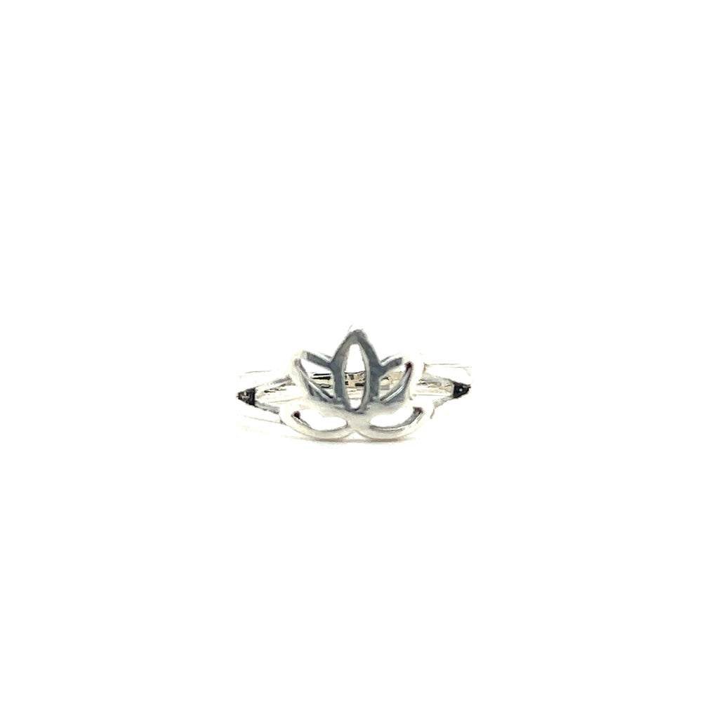 A minimalist sterling silver Lotus Flower Outline Ring adorned with a nature-inspired lotus flower design.