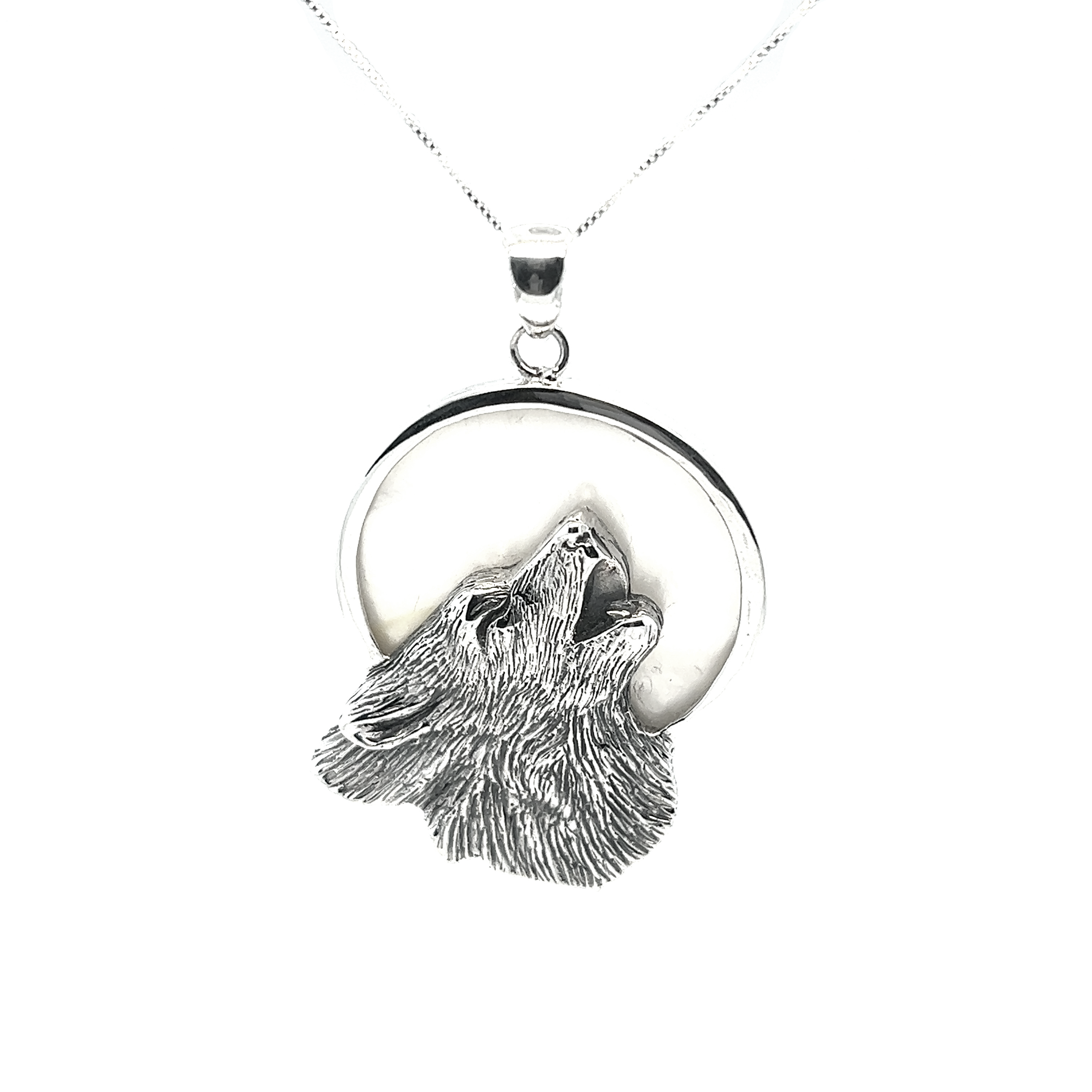 Wolf Howling At The Full Moon Pendant – Super Silver