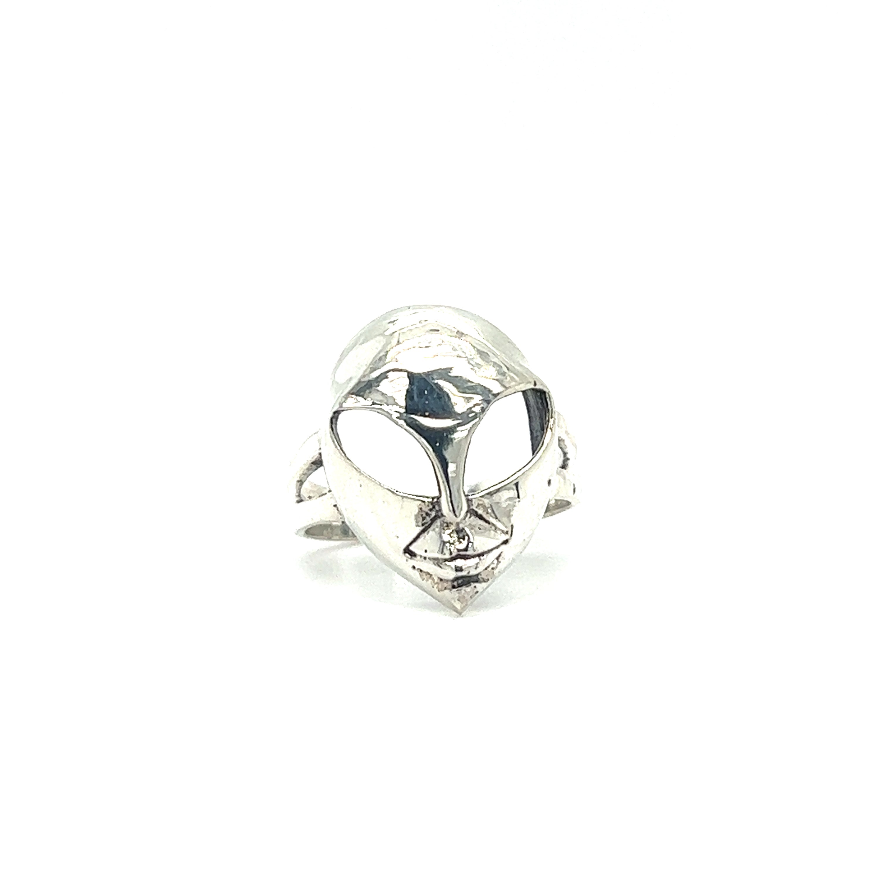 A fashion statement piece, the Super Silver Silver Alien Head Ring showcases an alien face.