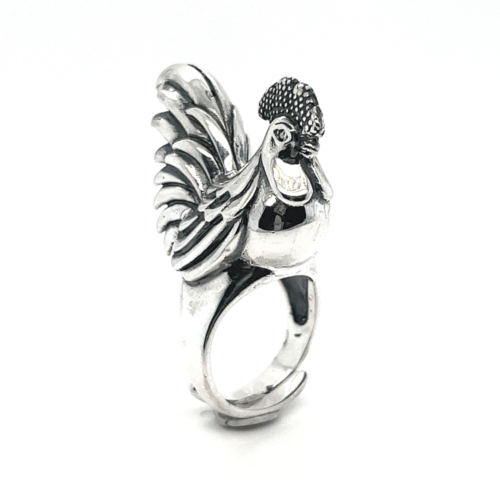 An Exceptional Rooster Ring with a rooster design.