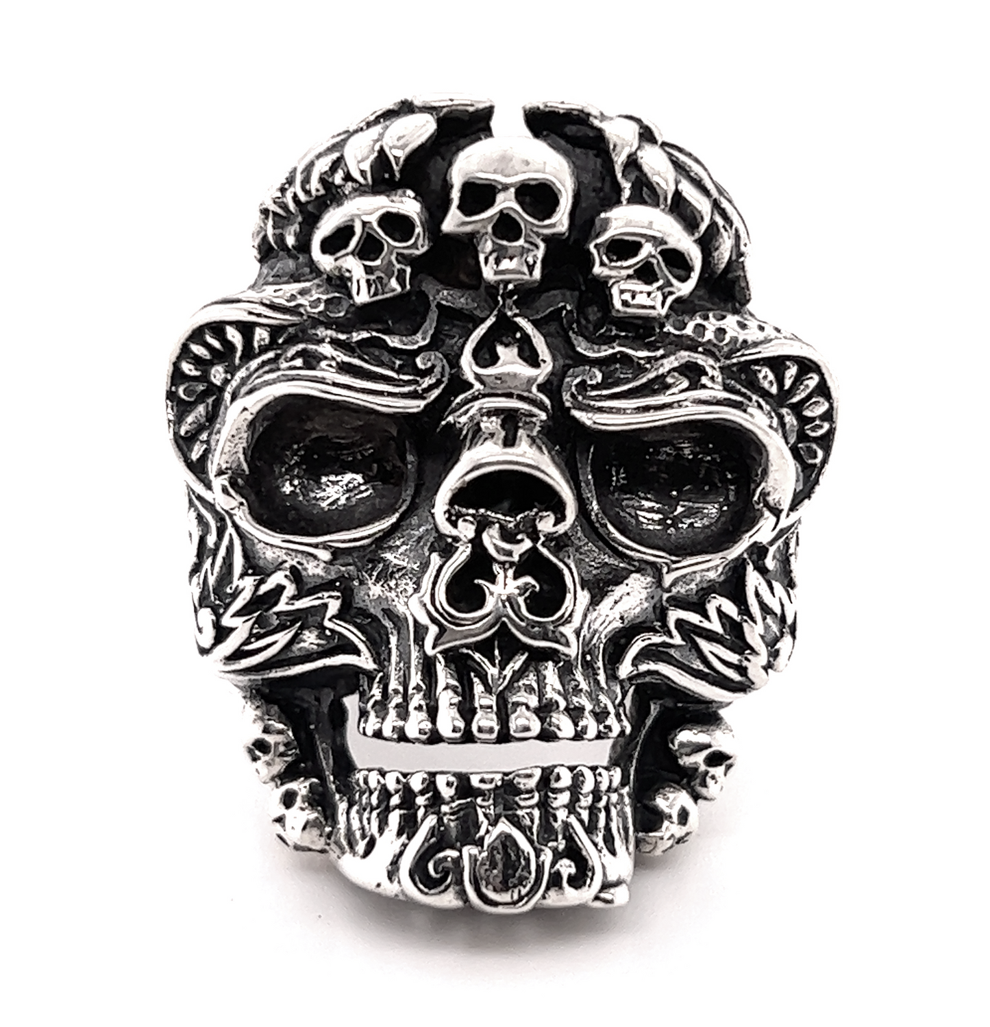 An exquisite skull ring, part of a jewelry line featuring skulls.