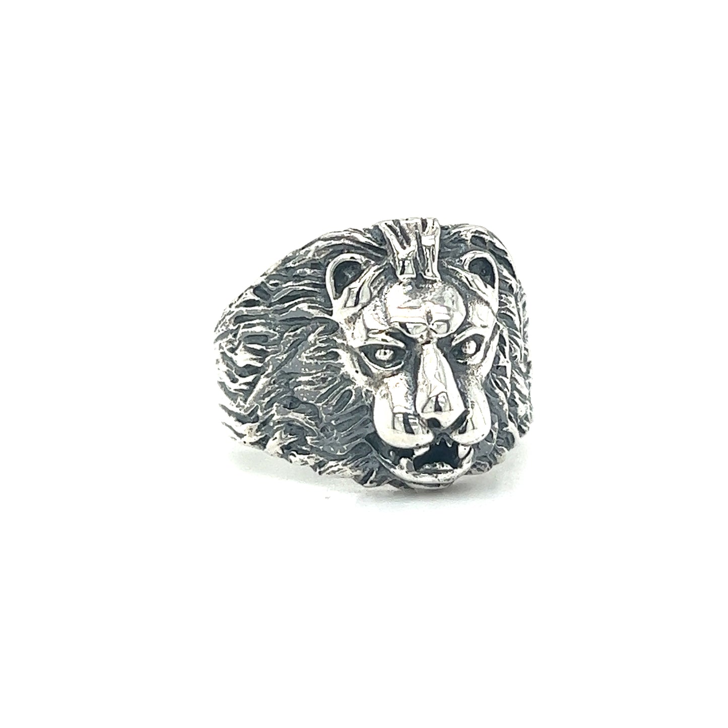 
                  
                    This Silver Lion Face Ring from Super Silver exudes authority and strength with its stunning silver design.
                  
                