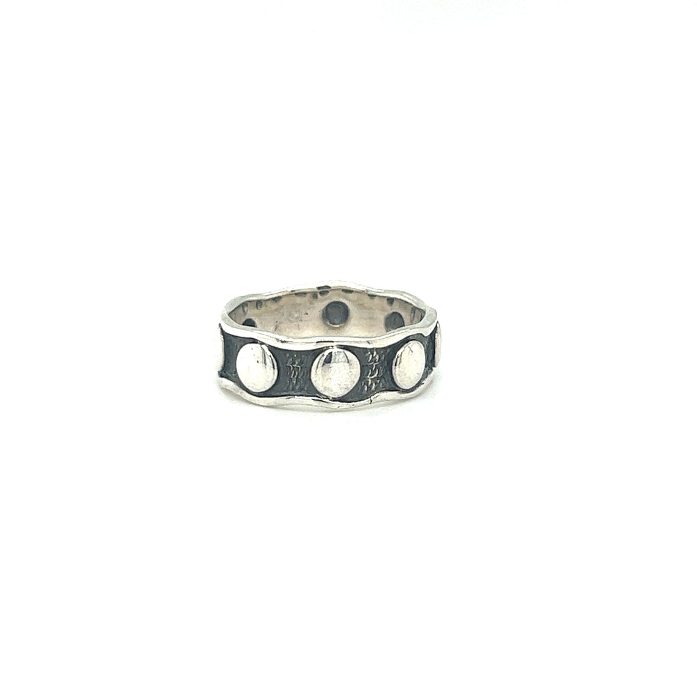 
                  
                    This Super Silver Edgy Curvy Band with Circle Pattern ring features an exclusive style with a curved band and three circles.
                  
                