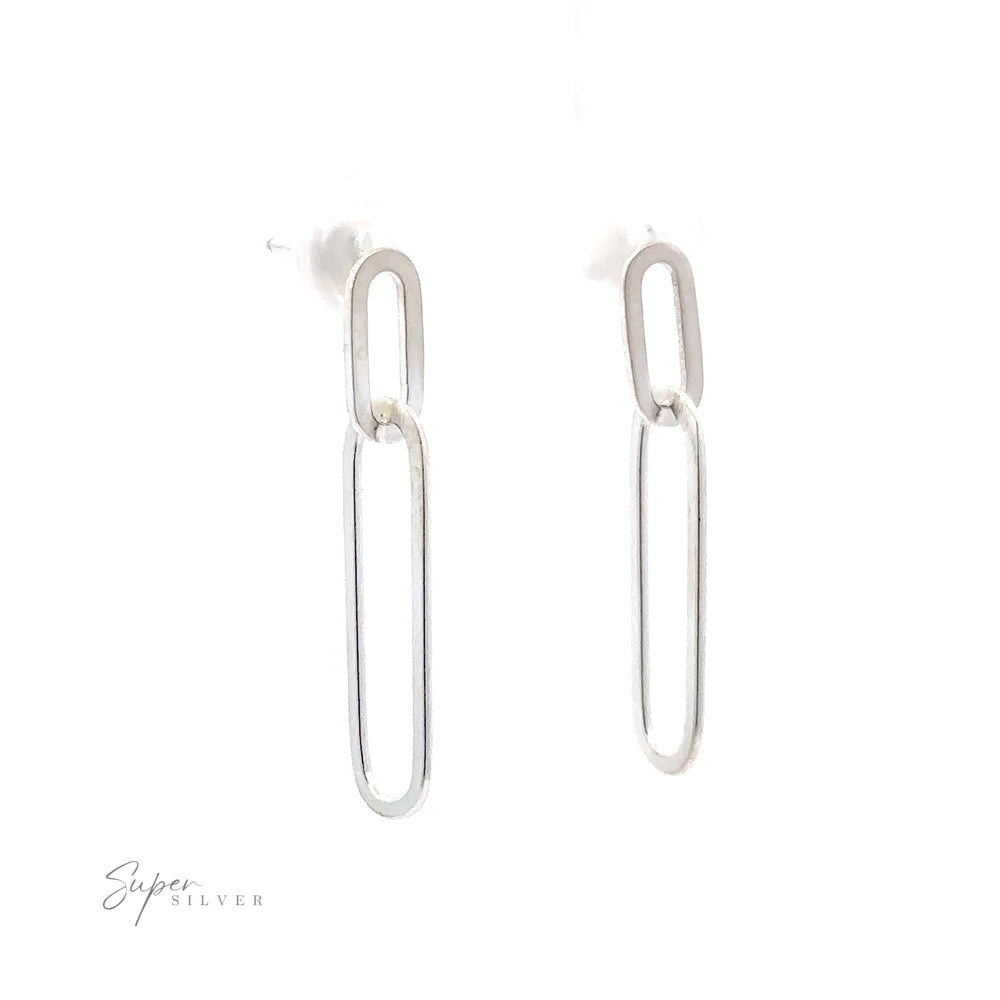 These modern sterling silver Chain Link Post Earrings feature a chain link design.