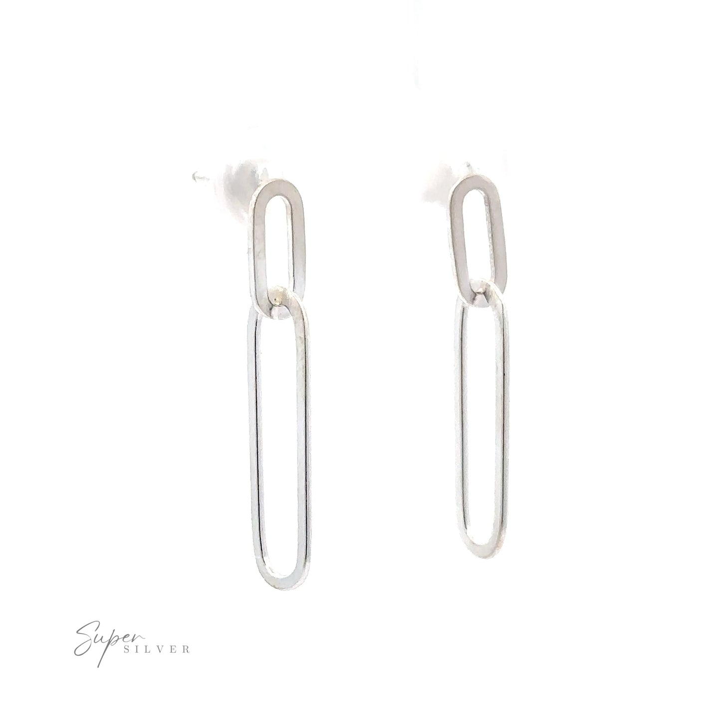 These modern sterling silver Chain Link Post Earrings feature a chain link design.