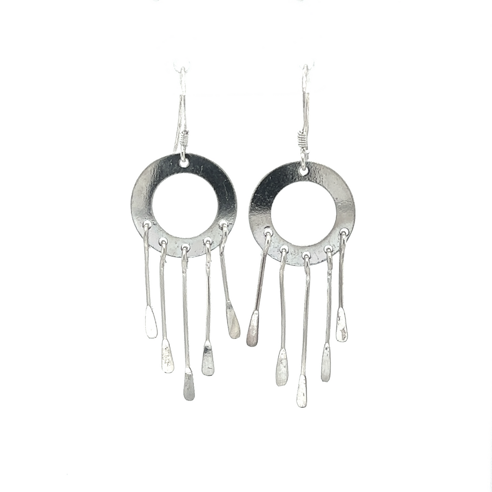 These lightweight Super Silver Circle Tassel Earrings feature a circle in the middle, making them perfect for everyday wear.