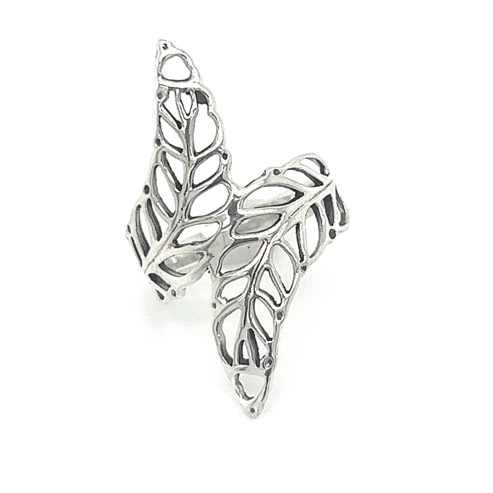 The Fern Outline Ring showcases organic beauty with its silver leaf design.