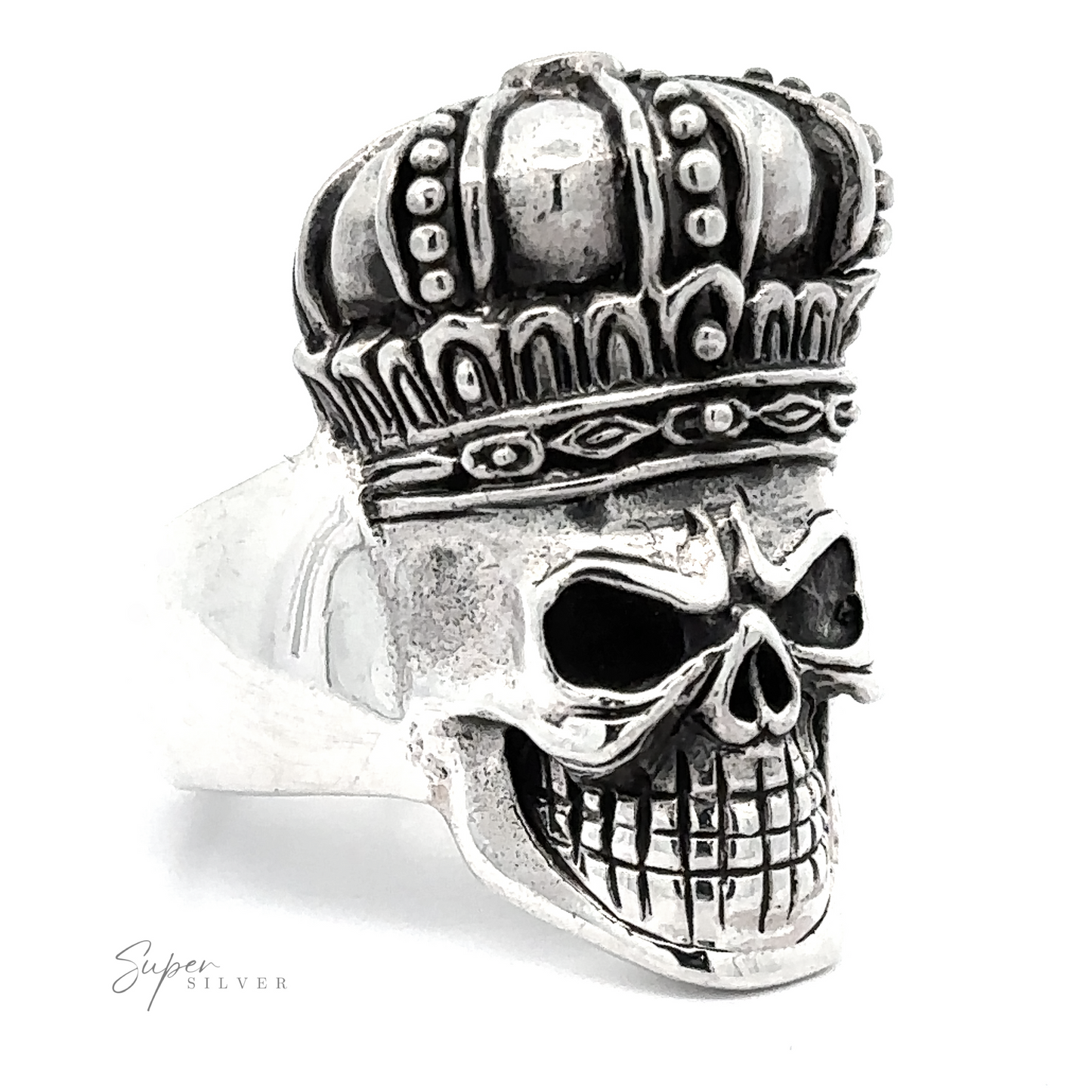 A striking Skull King Ring featuring a detailed skull adorned with an ornate king's crown.