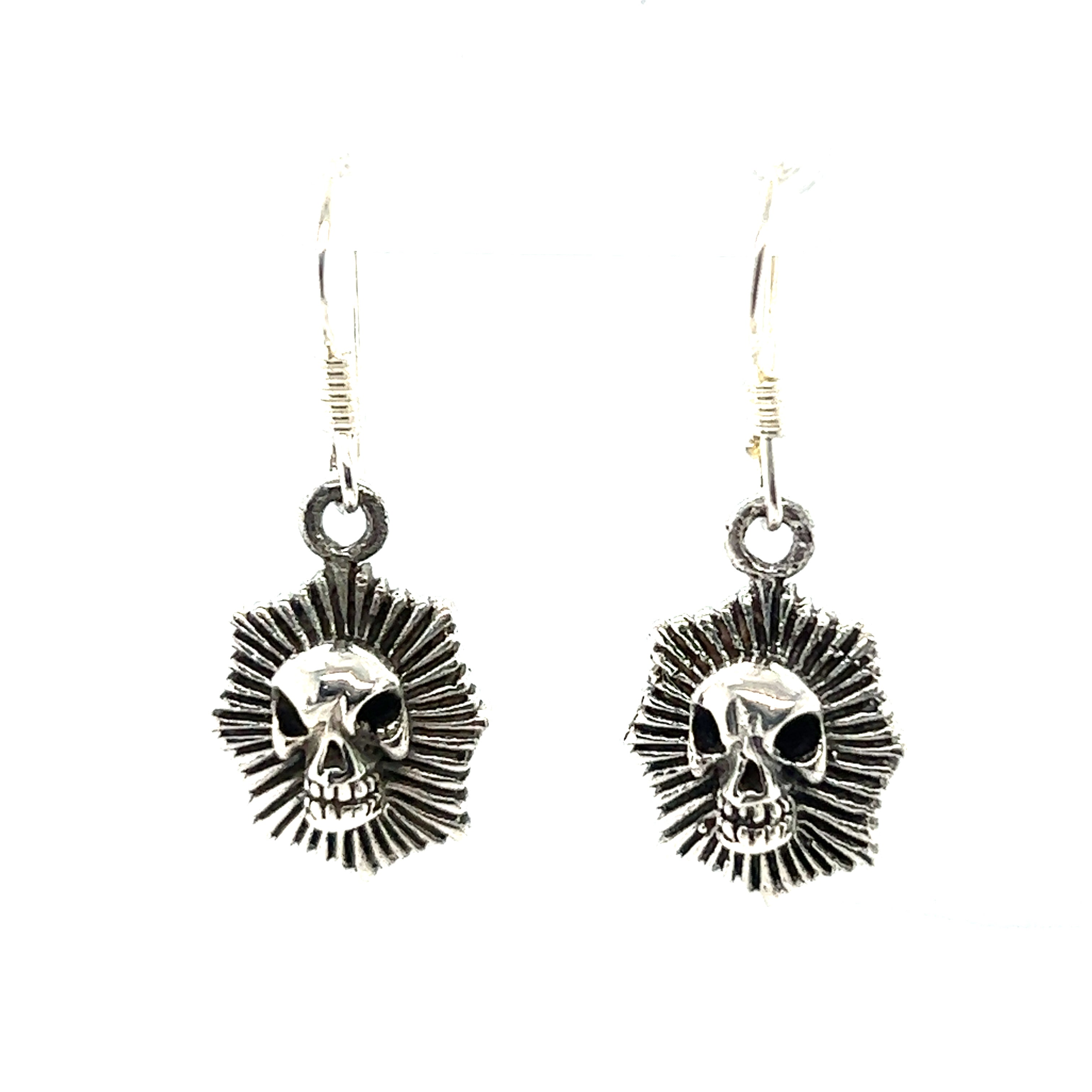 These edgy and elegant Super Silver Radiant Skull Earrings feature a sunburst design, adding a touch of mystique to any outfit.