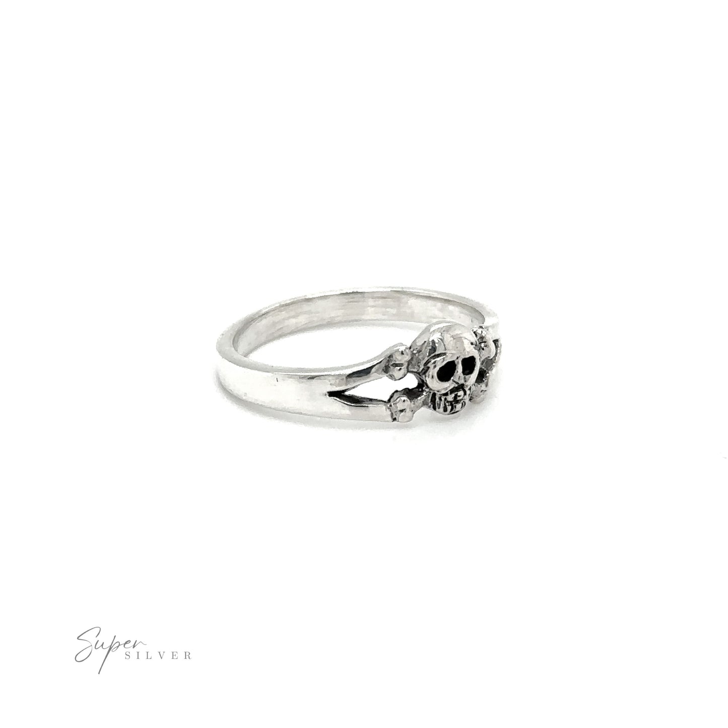 
                  
                    A Cute Skull and Crossbones Ring, embodying the spirit of rebellion and adventure.
                  
                