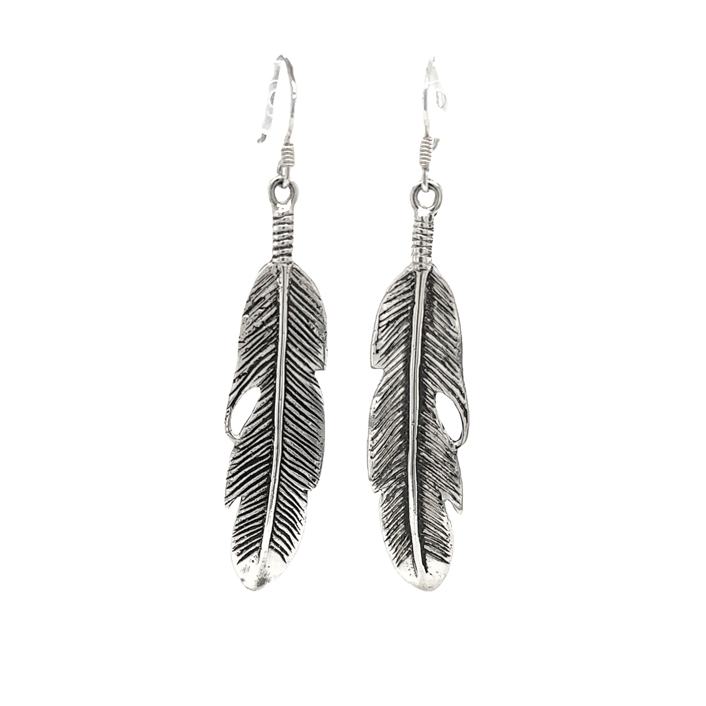 
                  
                    A stunning pair of Super Silver Medium Feather Earrings, perfect as a gift for loved ones.
                  
                