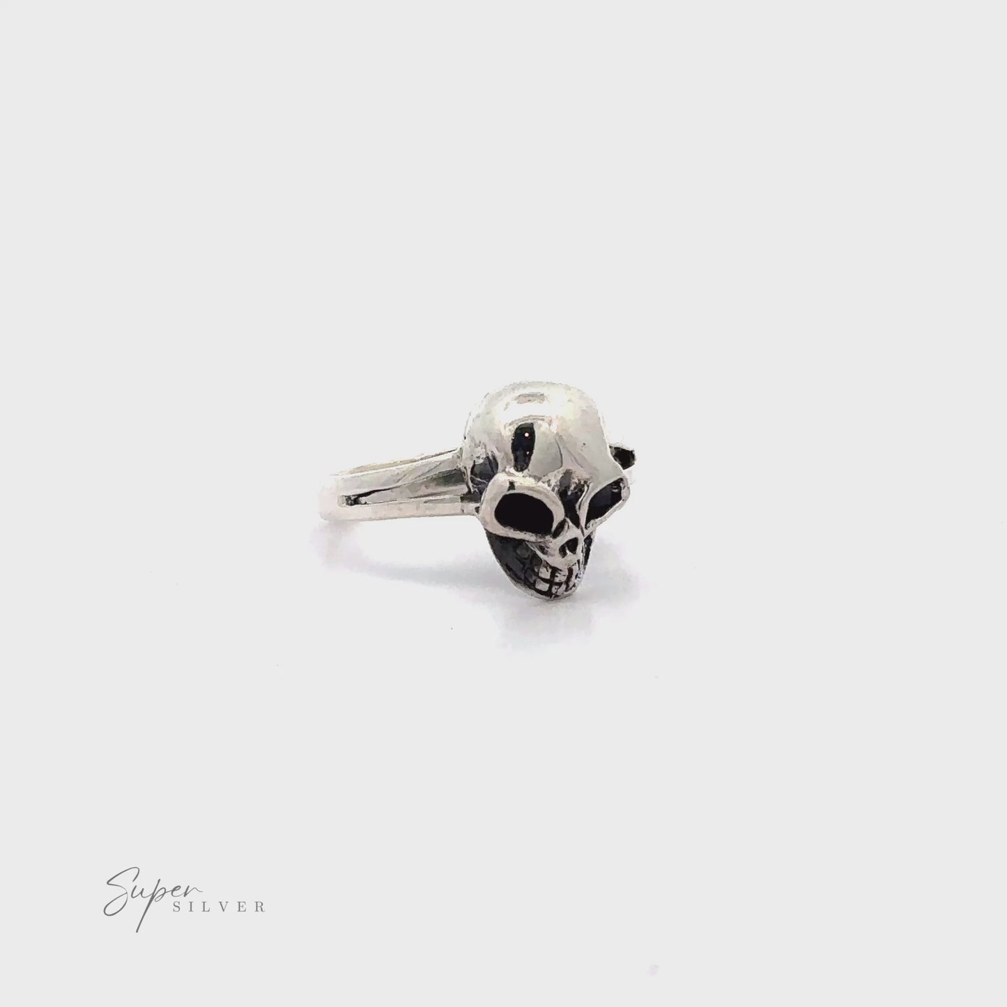 
                  
                    Load and play video in Gallery viewer, Silver Skull Ring
                  
                