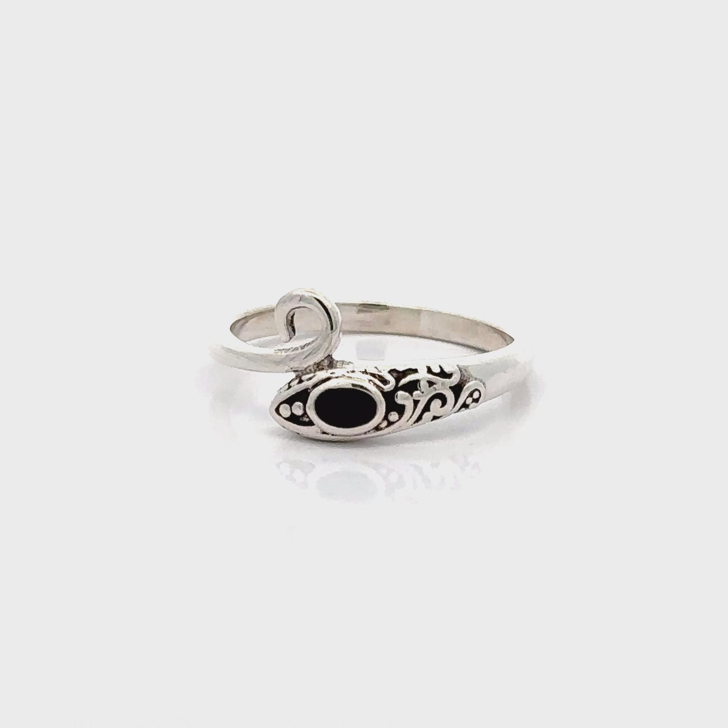 
                  
                    Load and play video in Gallery viewer, Inlay Stone Snake Ring With Filigree Design
                  
                
