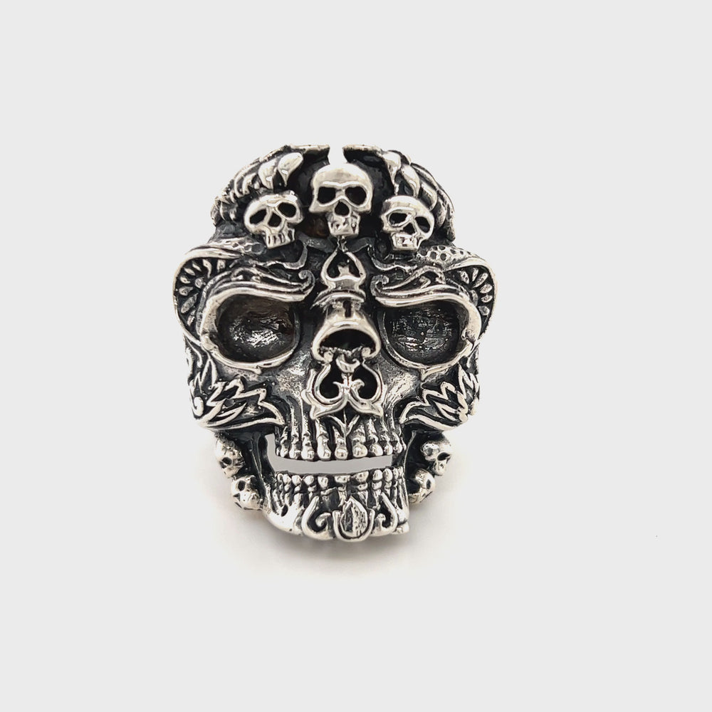 
                  
                    Load and play video in Gallery viewer, Exquisite Skull Ring
                  
                
