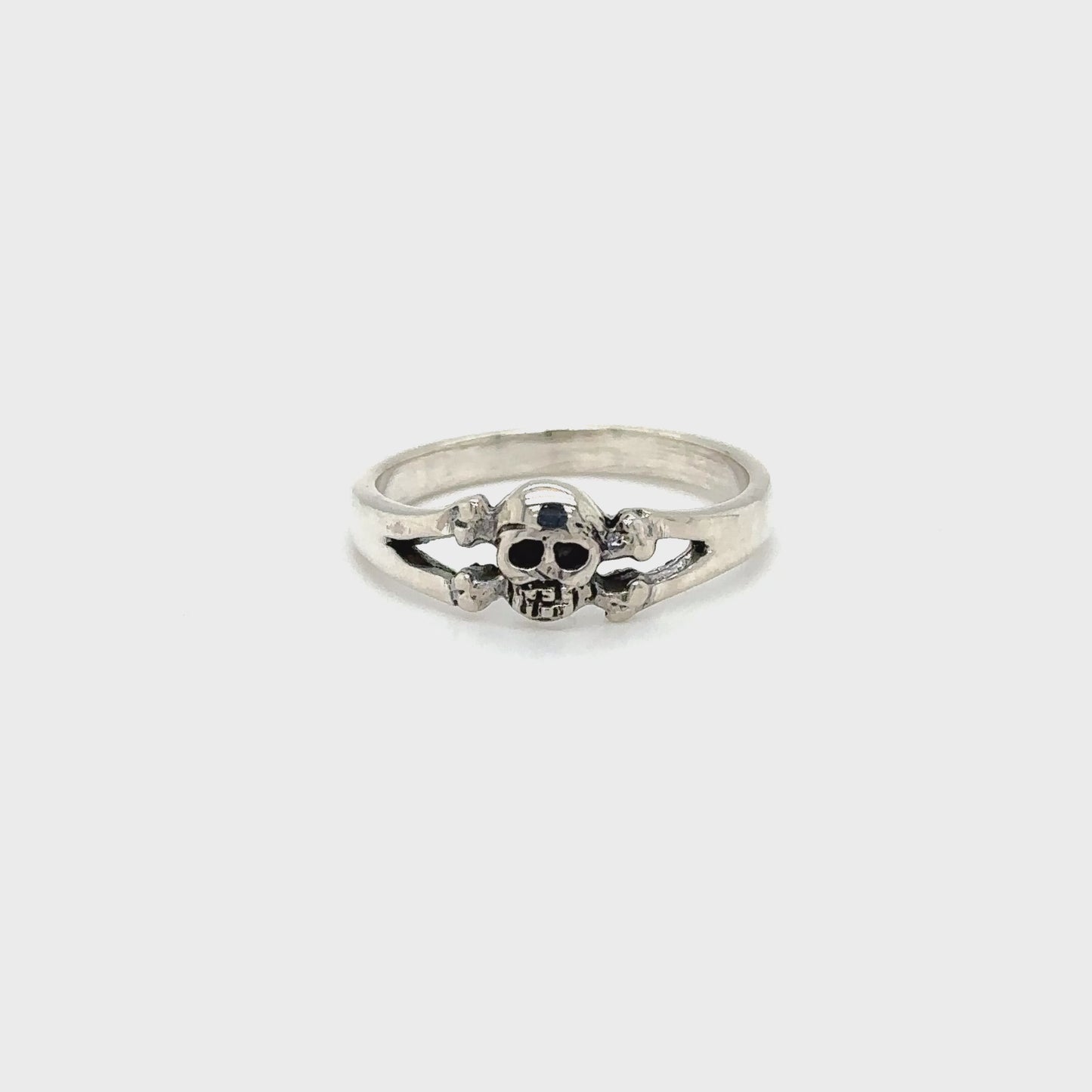 
                  
                    Load and play video in Gallery viewer, Cute Skull and Crossbones Ring
                  
                